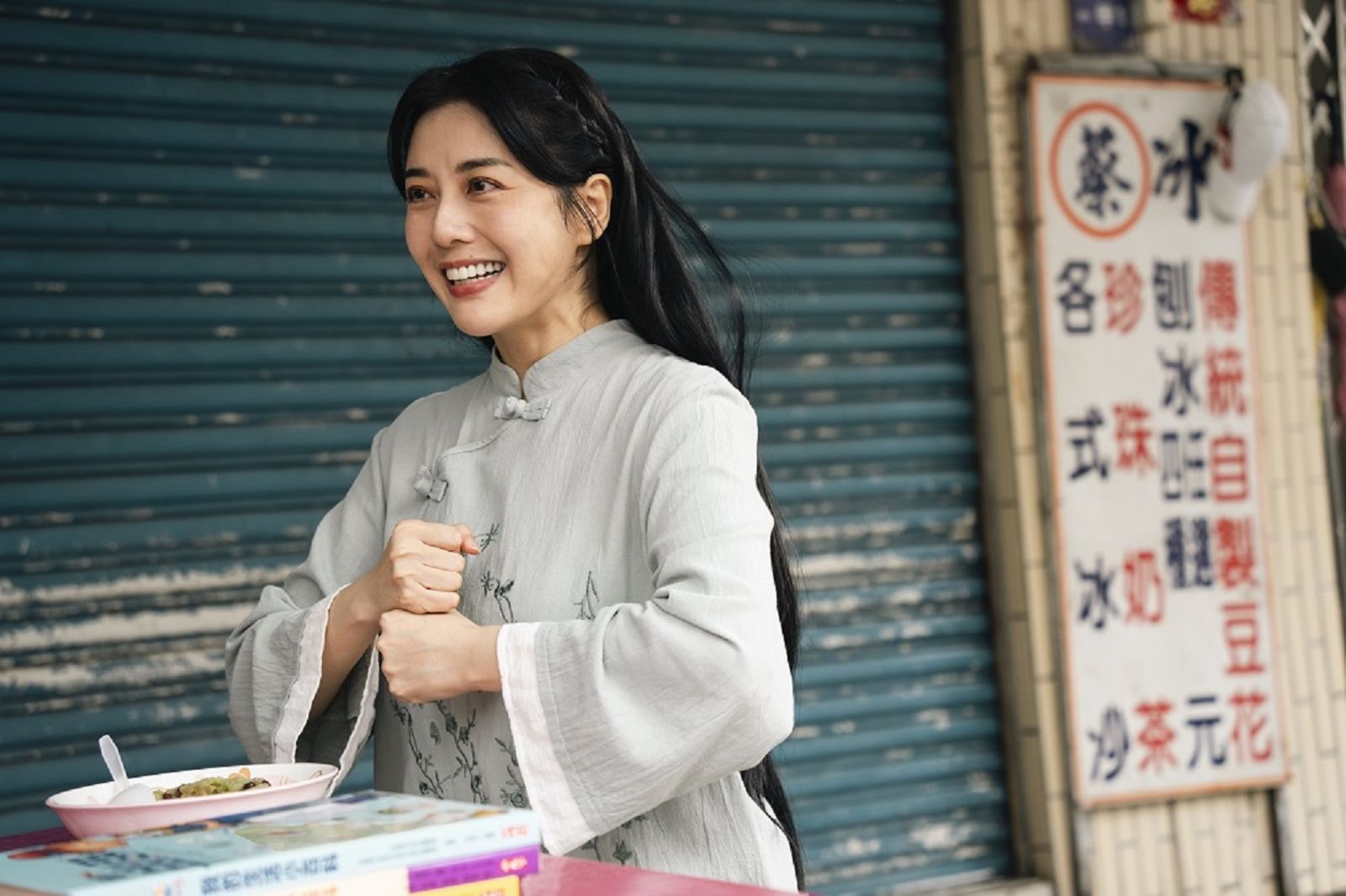 韓瑜於《阿松與阿暖》中挑戰層次豐富角色，情感張力十足，為劇情增添亮點。民視提供