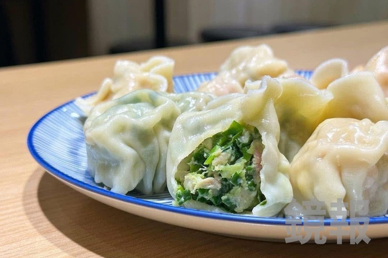 「韭菜小鮮肉」韭香明顯,不過菜偏軟一些。(7元/顆)