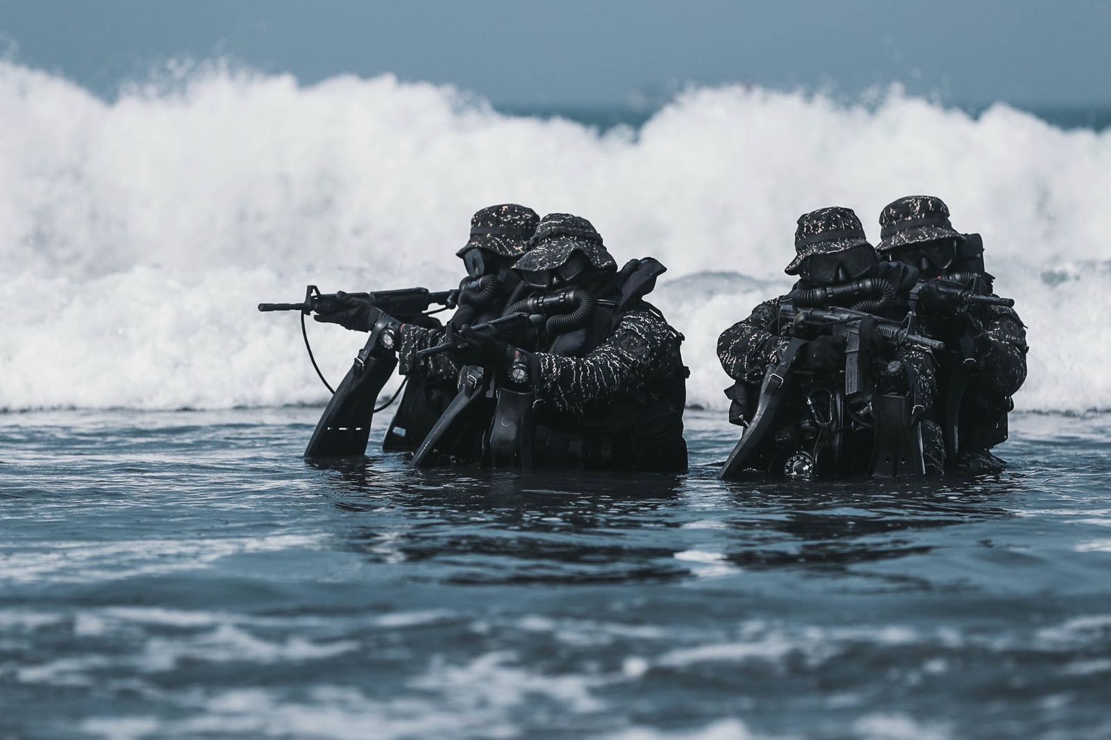 男友人間蒸發！　誆妹子「教召表現優秀」被徵去狙擊部隊為國效力