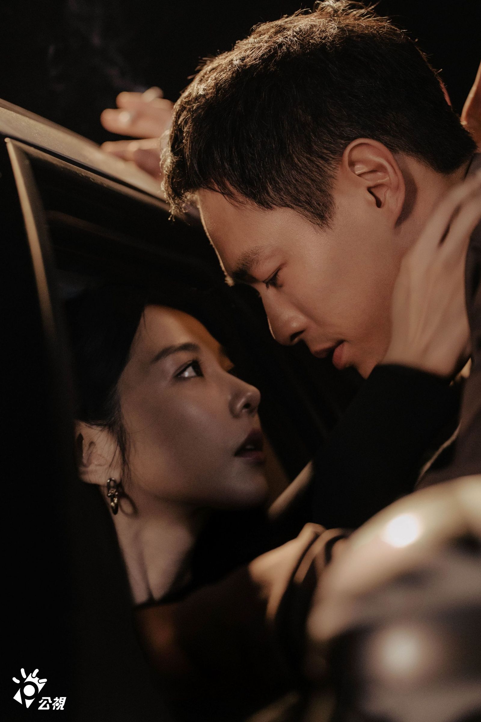 擋不住邵雨薇致命誘惑！《人浮於愛》楊祐寧路邊車震上演激情戲碼