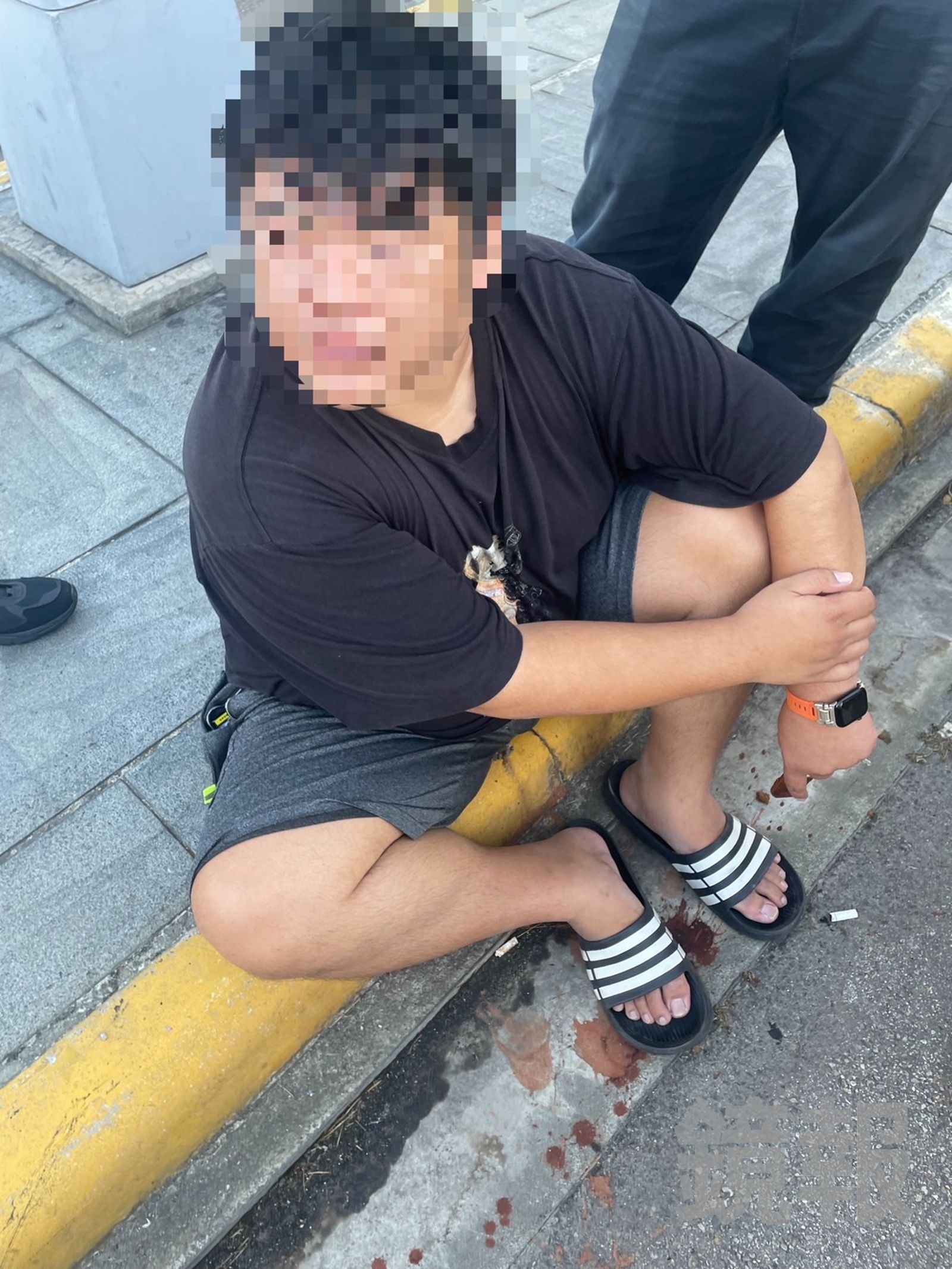 施男已被法院裁定羈押。