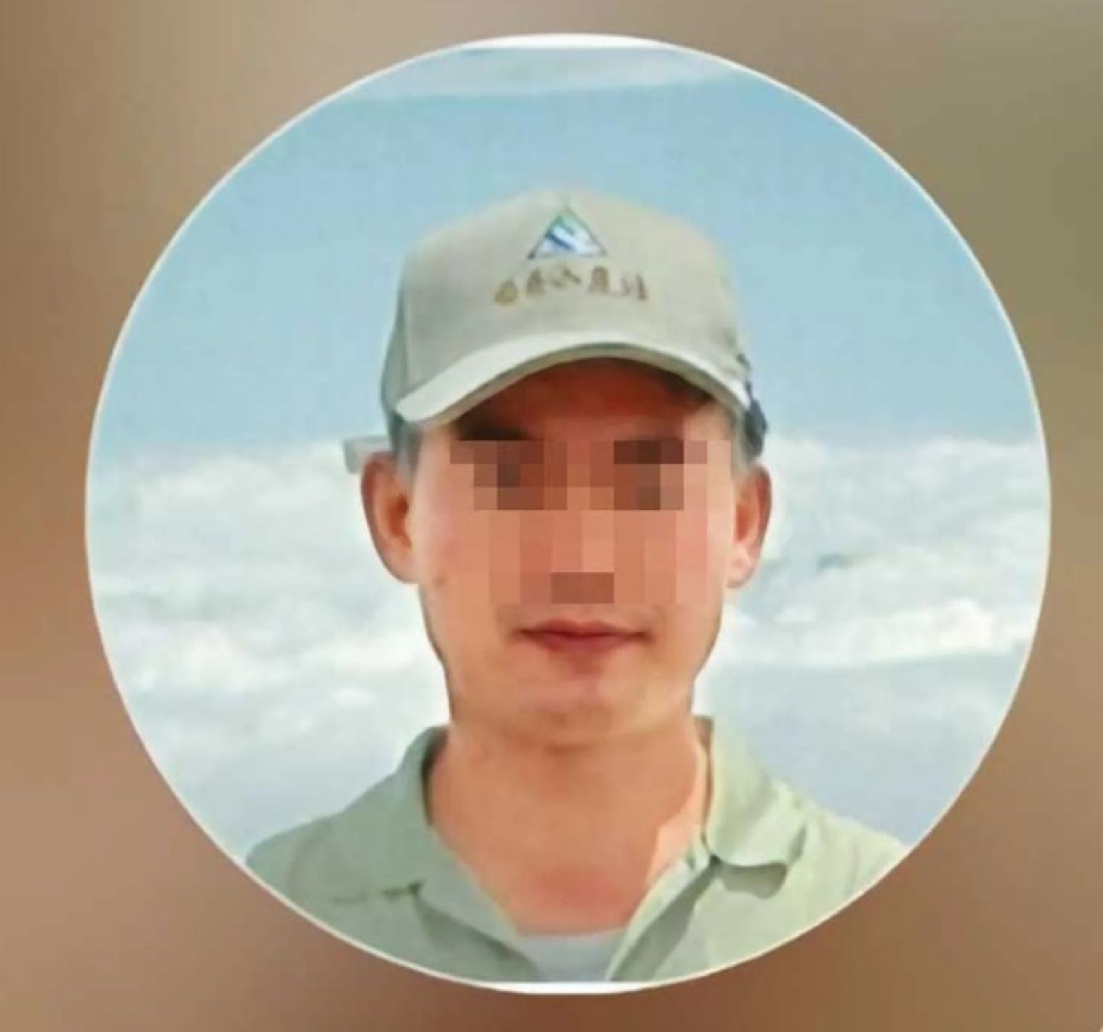 保七總隊黃姓小隊長遭控於上班時間跟監下屬妻子,被當事人提告。翻攝臉書