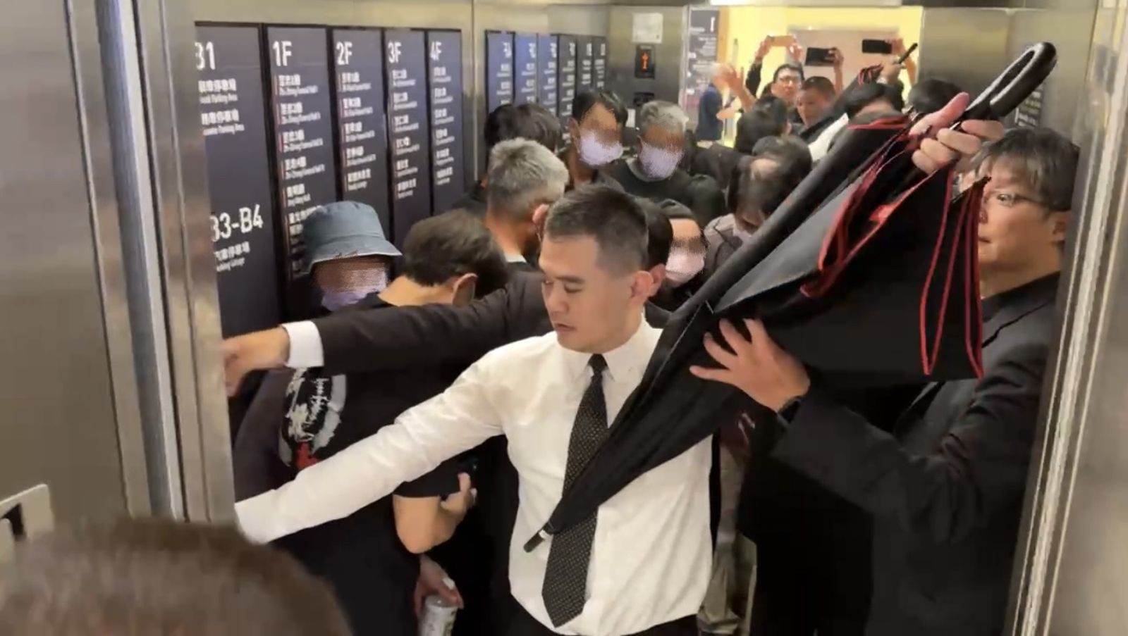 勇消吳恩碩報驗完畢　母妻悲痛現身：「以他為傲，沒想到成最後送行」