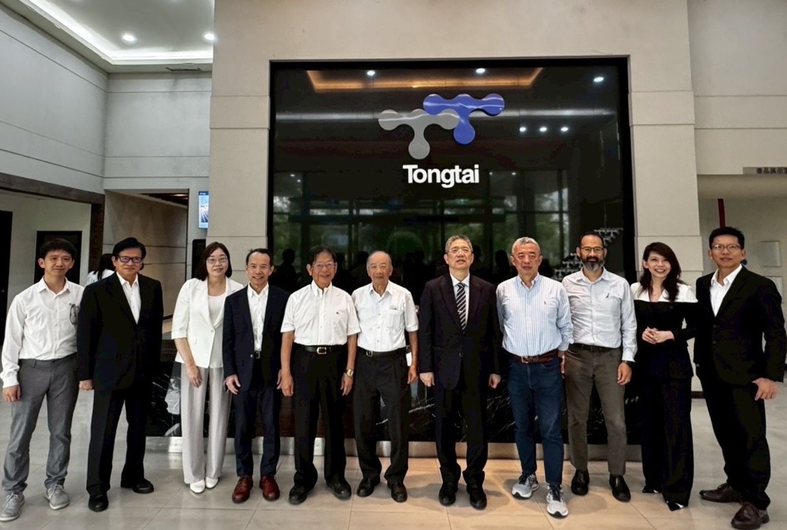這家傳產逆勢開新局!毛利大增68% 工具機老將瞄準AI、半導體、航太高階製造