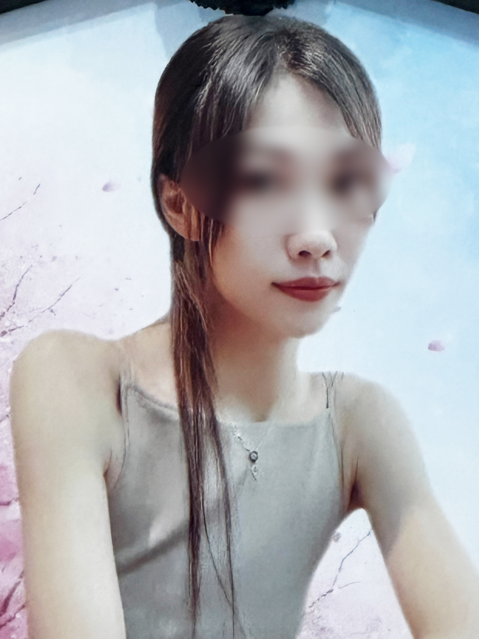 陳姓護理師對病人與家人都相當細心照顧，對於工作「只報喜不報憂」，卻不幸在下班途中車禍身亡，讓家屬相當悲痛。圖／家屬提供