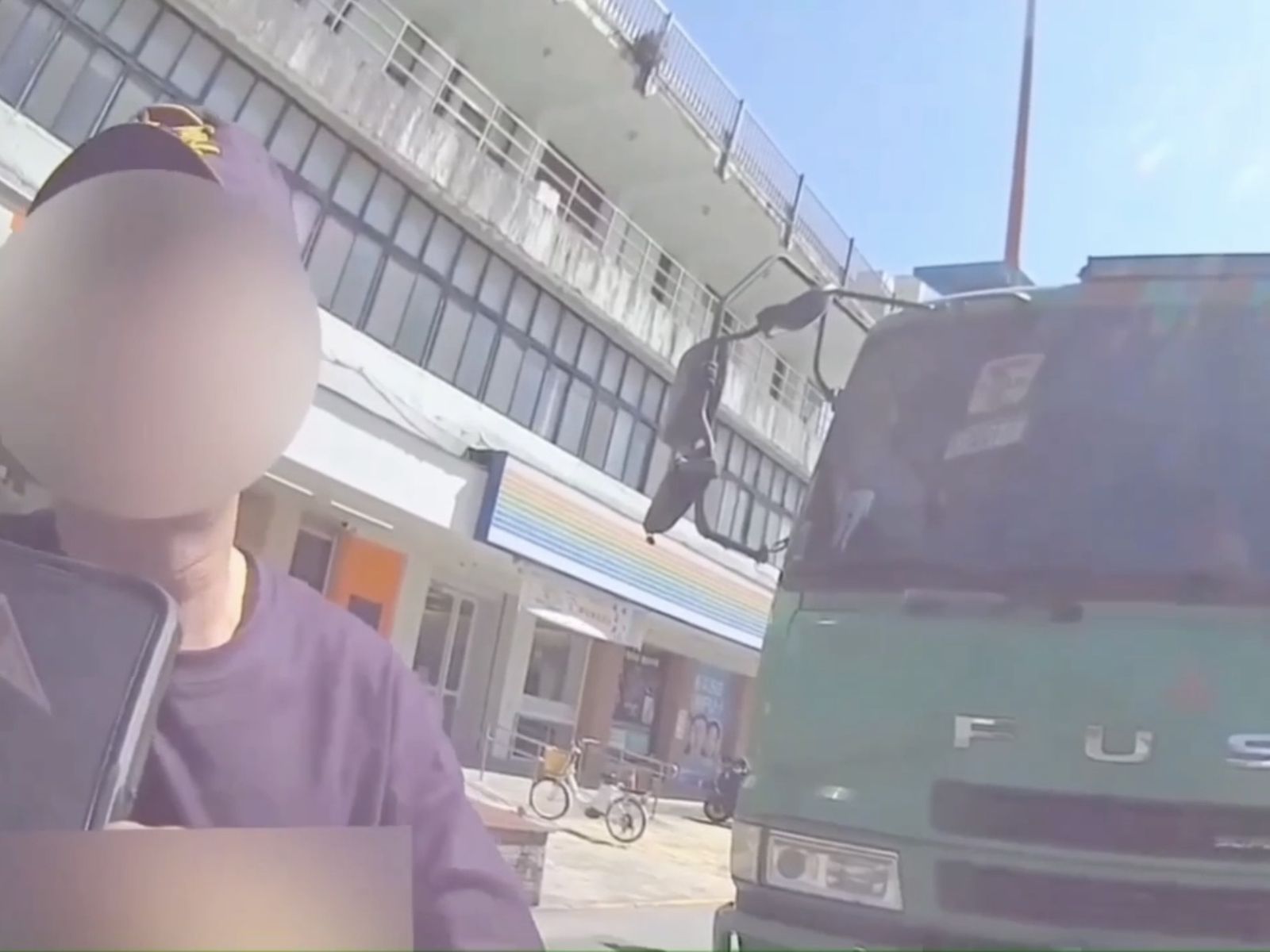 通緝犯無照開大貨車違停 見警狂求「別開單」秒GG