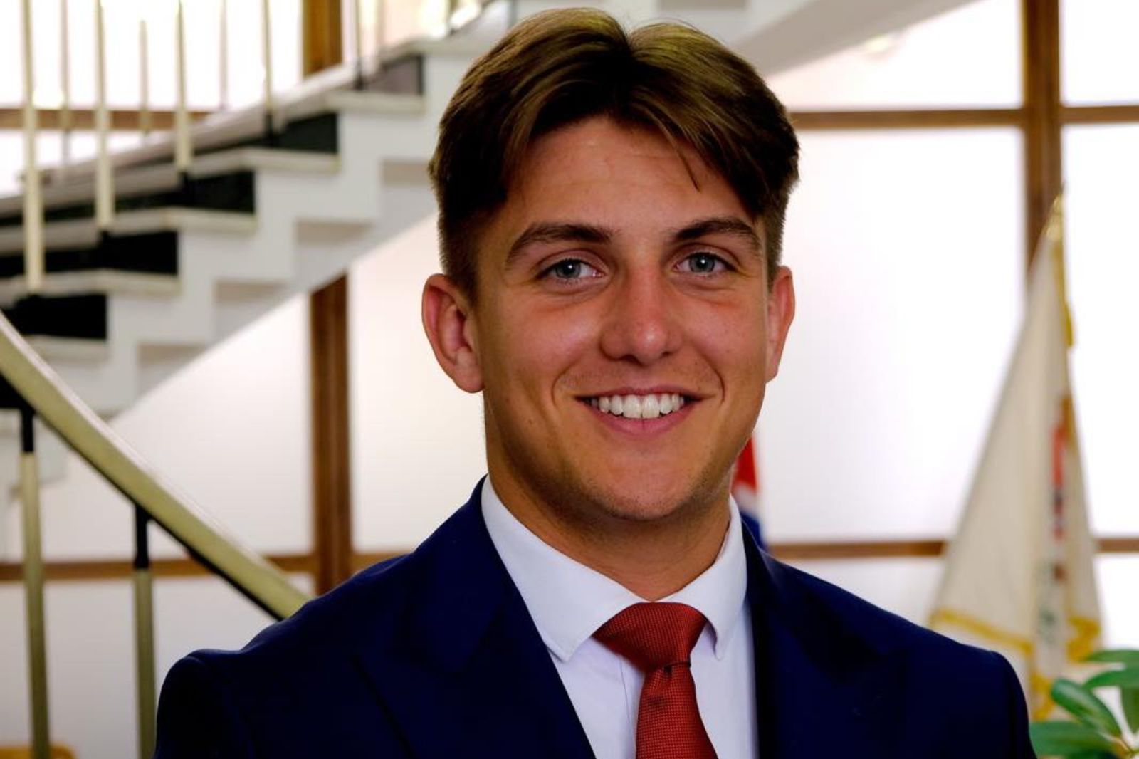 連女友都沒交過！ 19歲少年搞政治　掌管162億預算