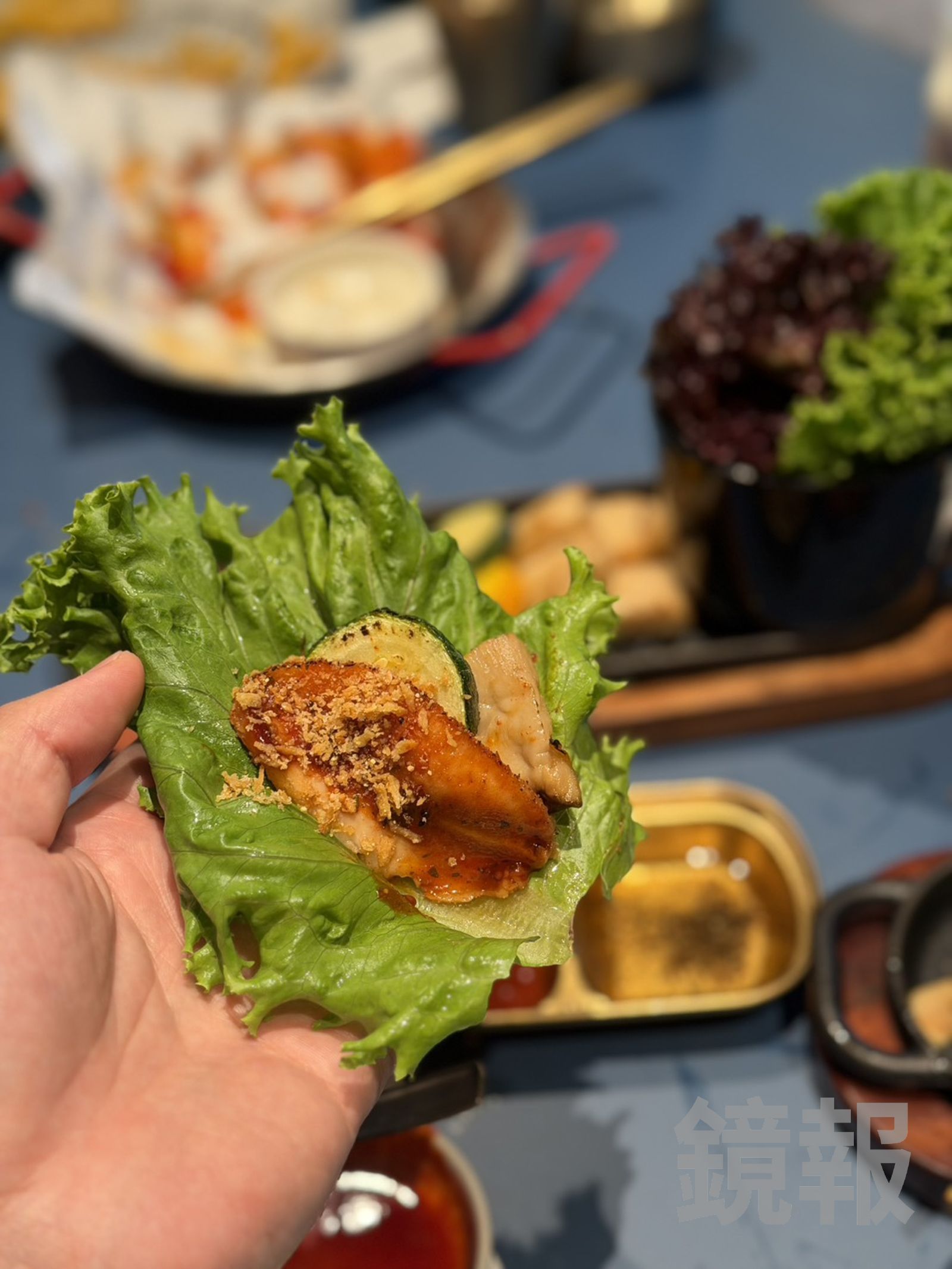 「生菜包肉」以猴頭菇模擬肉質口感,經炸烤與炙燒處理後,用新鮮生菜包裹,還是有吃韓式燒肉的滿足感。