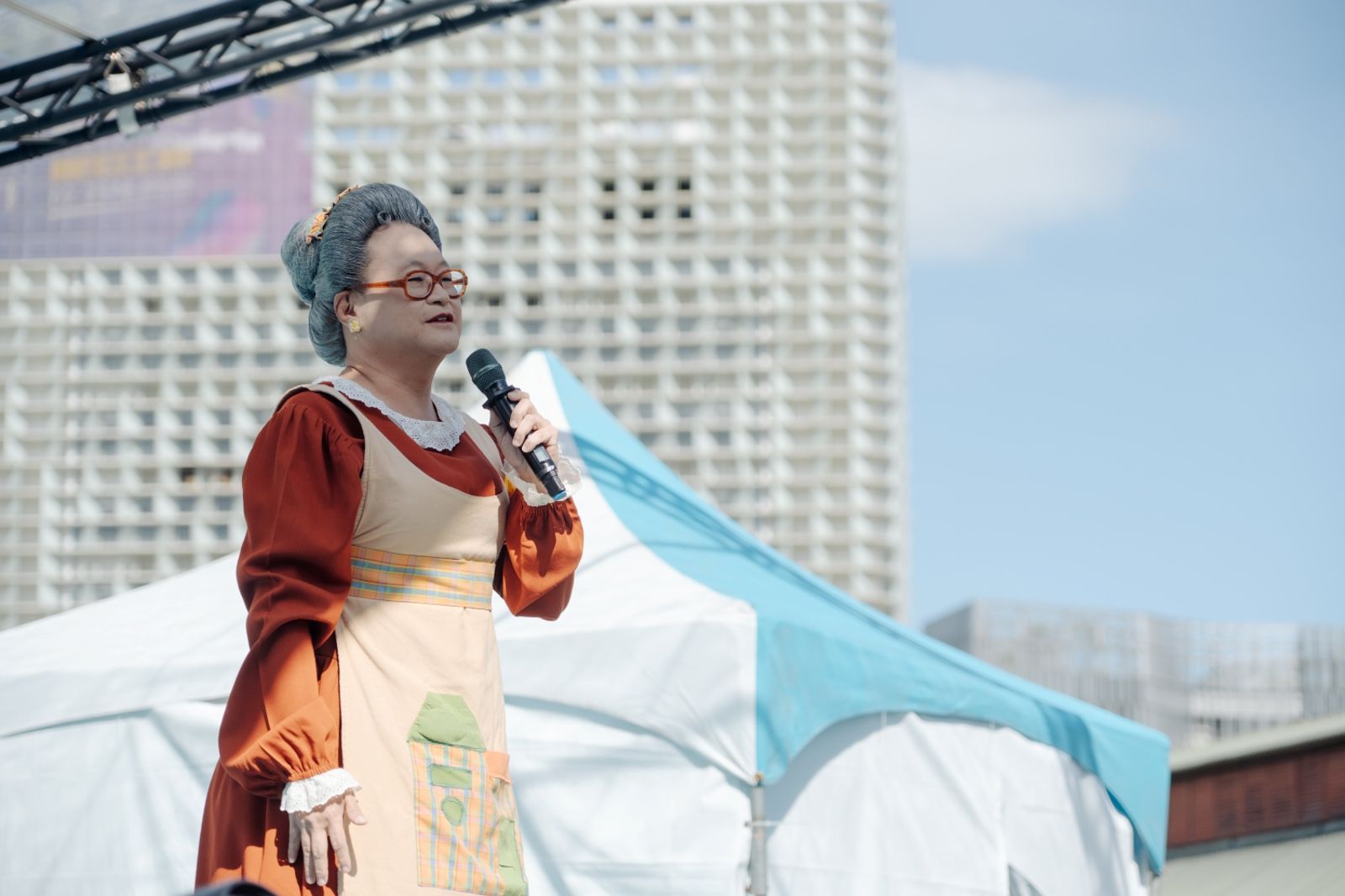 「人氣天后」水果奶奶收穫7-80歲粉絲　幻藍小熊壓軸粉絲早上7點就佔位