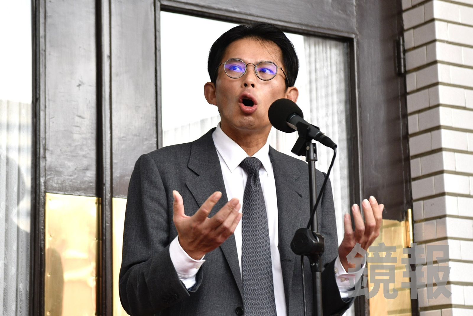 曾與張晉源多次前往香港?黃國昌駁「早被拒絕入境」要求今中午前道歉否則提告