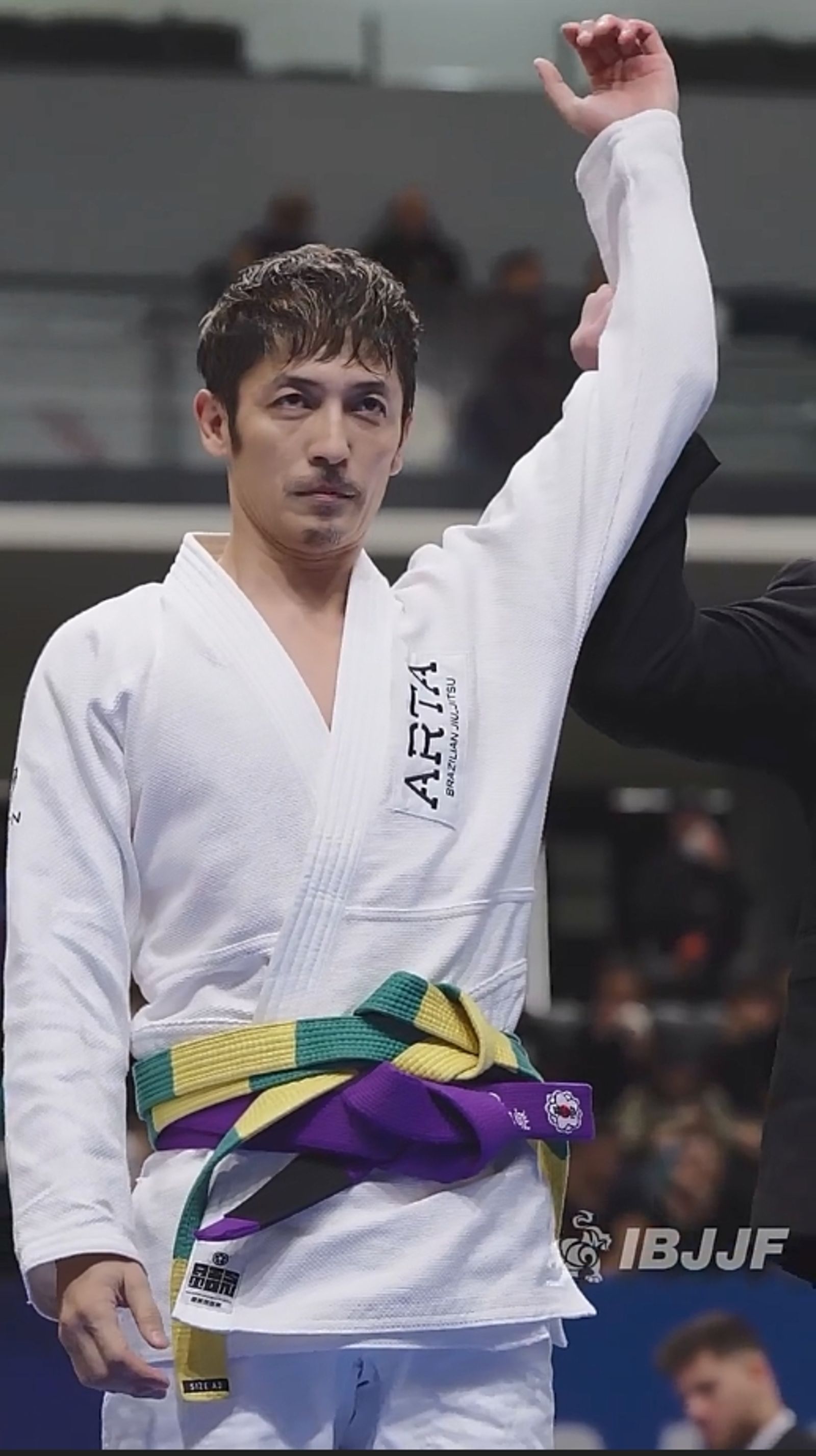 玉木宏成功擊敗對手勝出。翻攝IG@ibjjf
