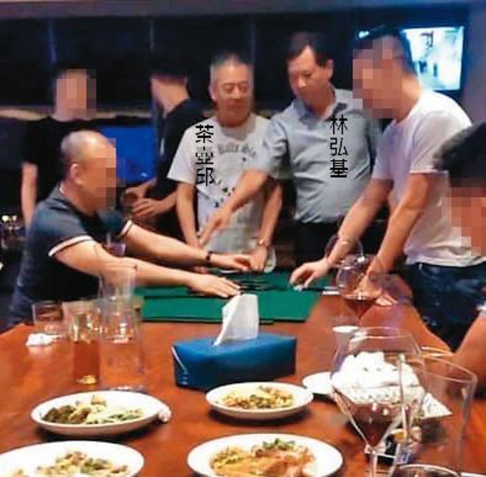 新北刑大小隊長翹班幫送酒！88會館關鍵人「茶壺邱」也遭逮首度現身