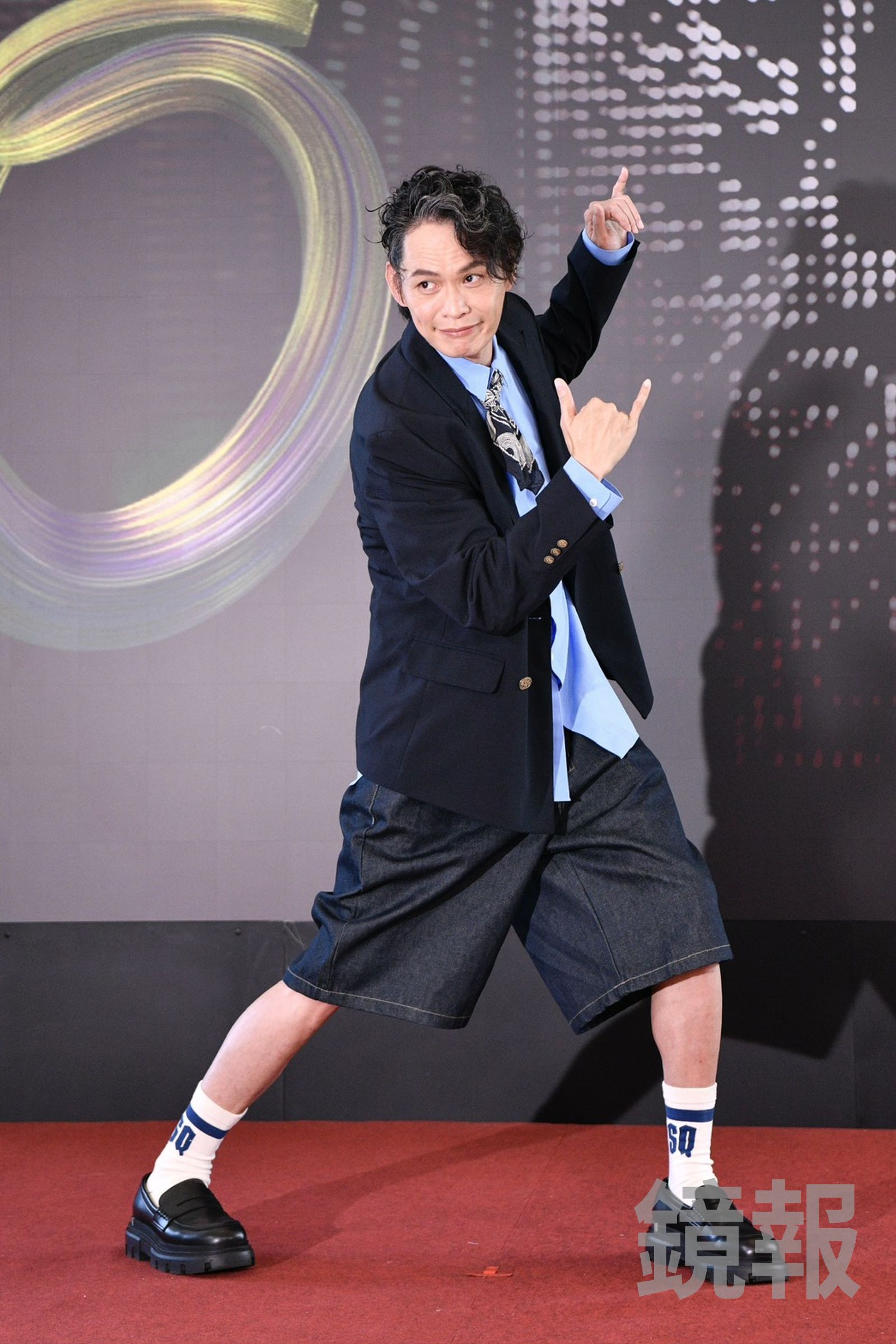 黃鐙輝作品多多,今年擔任金鐘60戲劇類星光大道主持。李智為攝