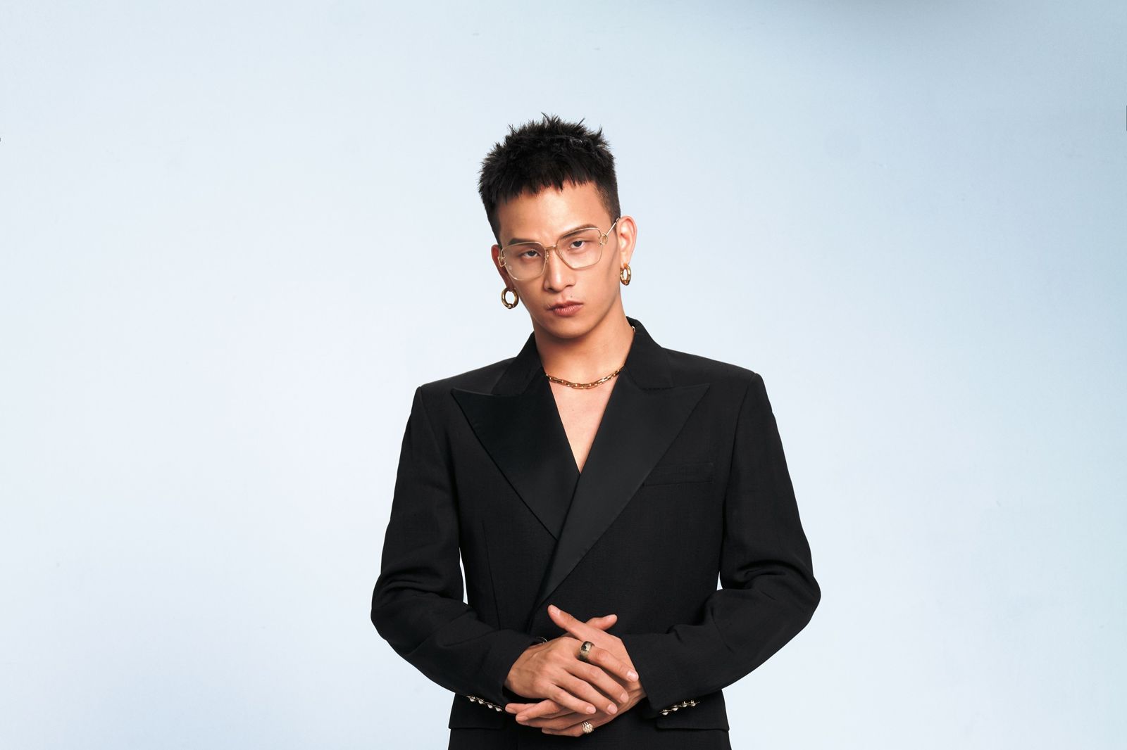 茄子蛋名存實亡?黃奇斌聲帶手術後單飛 首推新歌給歌迷驗收