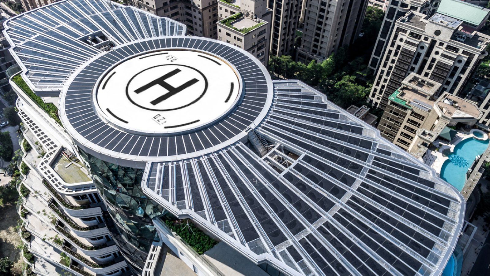 陶朱隱園每戶皆有安全屋及多元安全通道,頂樓設有直升機停機坪緊急動線。翻攝中華工程官網