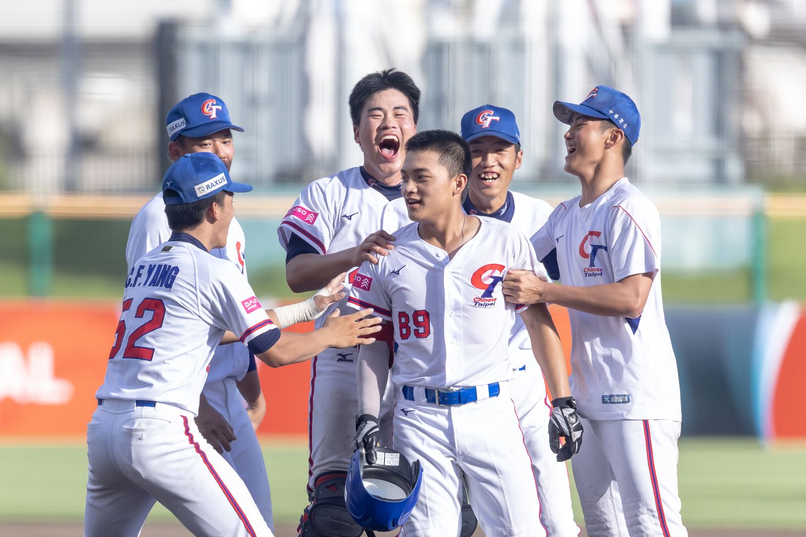 李楷棋把握機會敲出再見安打，終場以1：0氣走波多黎各。圖／中華棒協提供