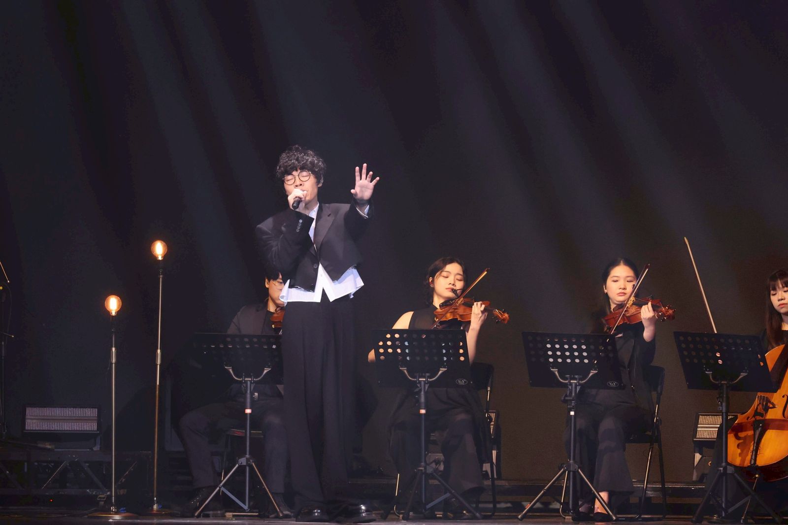 盧廣仲重現好友方大同經典曲　「最後一幕」逼哭小巨蛋上萬人