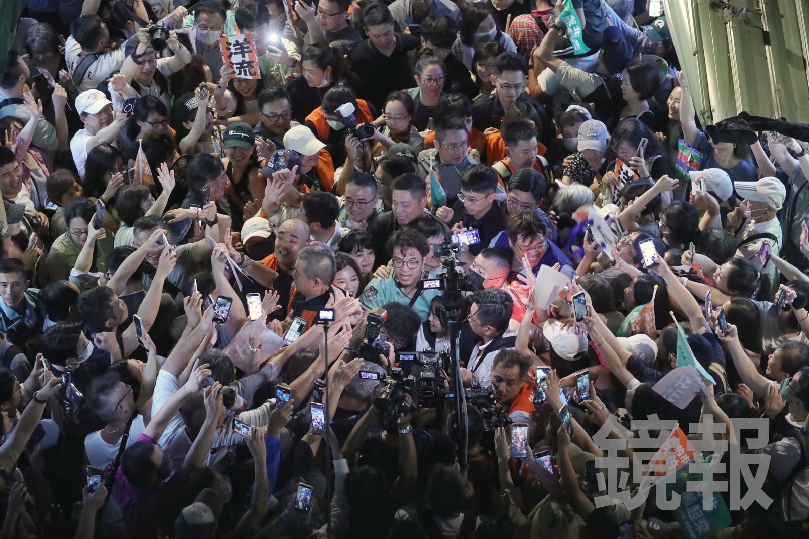 洋流變巨浪!沈伯洋三訪內湖737創空前人潮 預告倒數2個月有「大計劃」