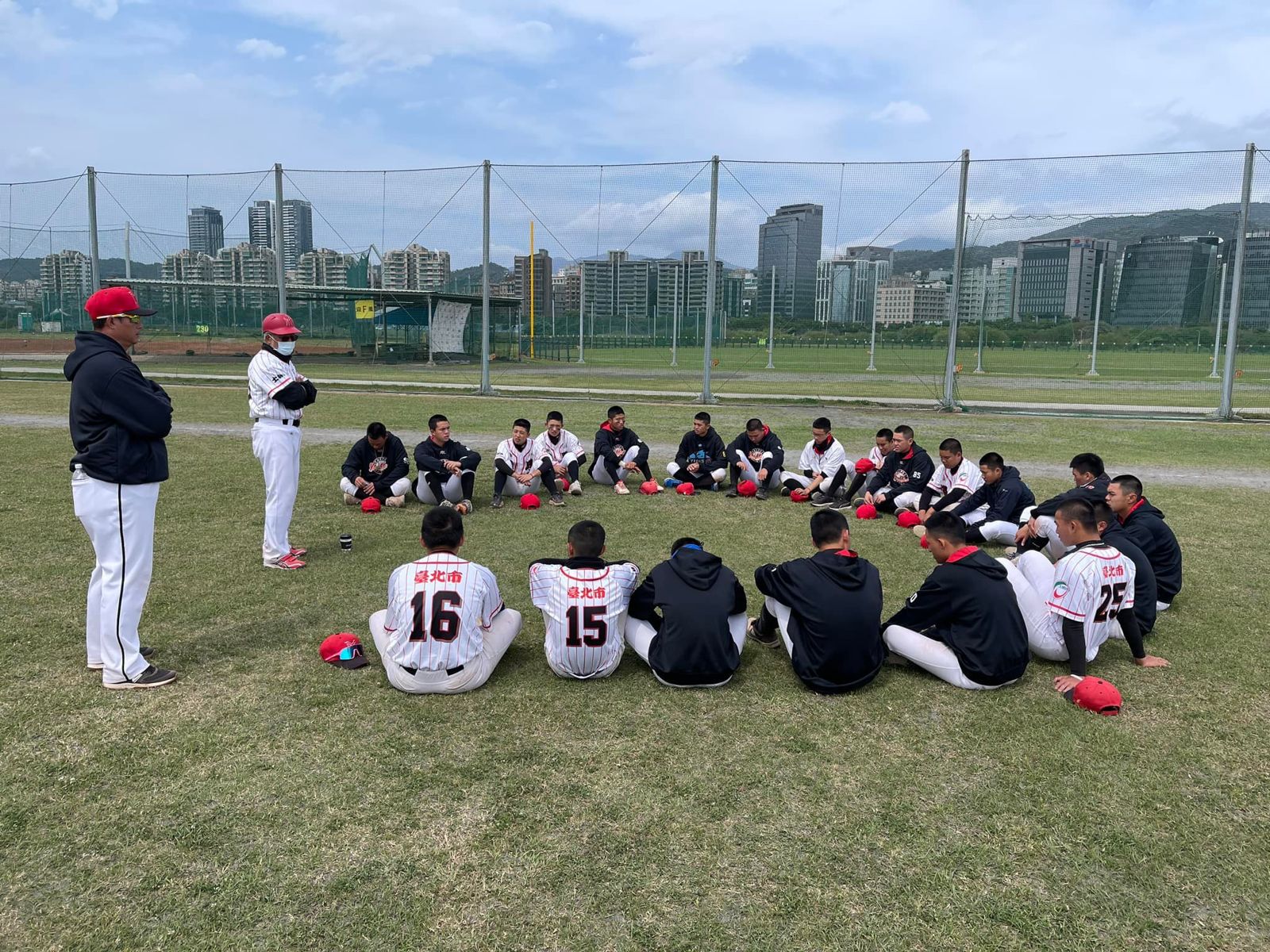 陽明高中青棒隊有許多外縣市學生。圖／翻攝自FB／臺北市立陽明高中部暨國中部棒球隊