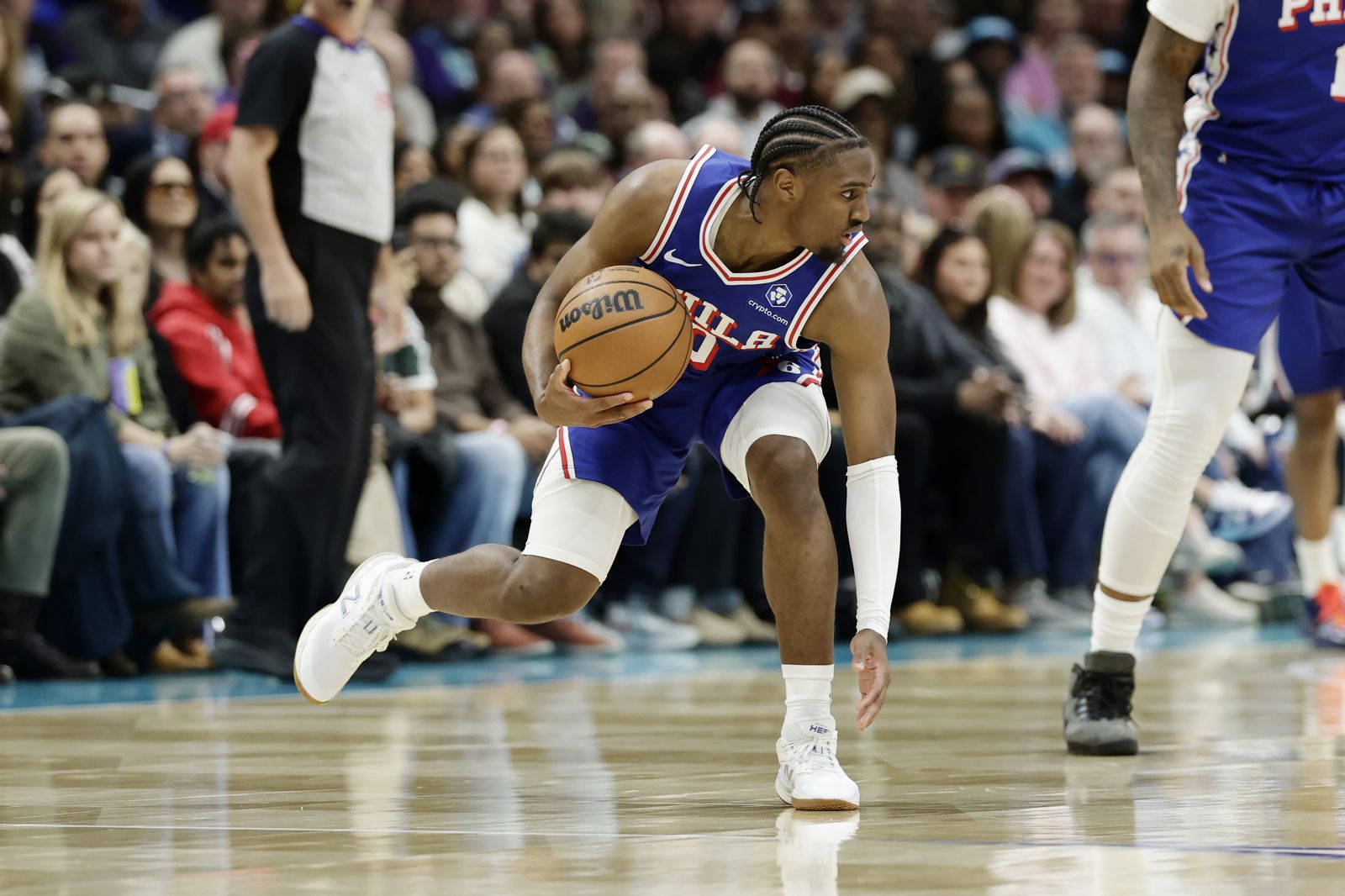 76人三巨頭合體發威！Maxey傷癒復出砍26分　克服15分落後逆轉黃蜂