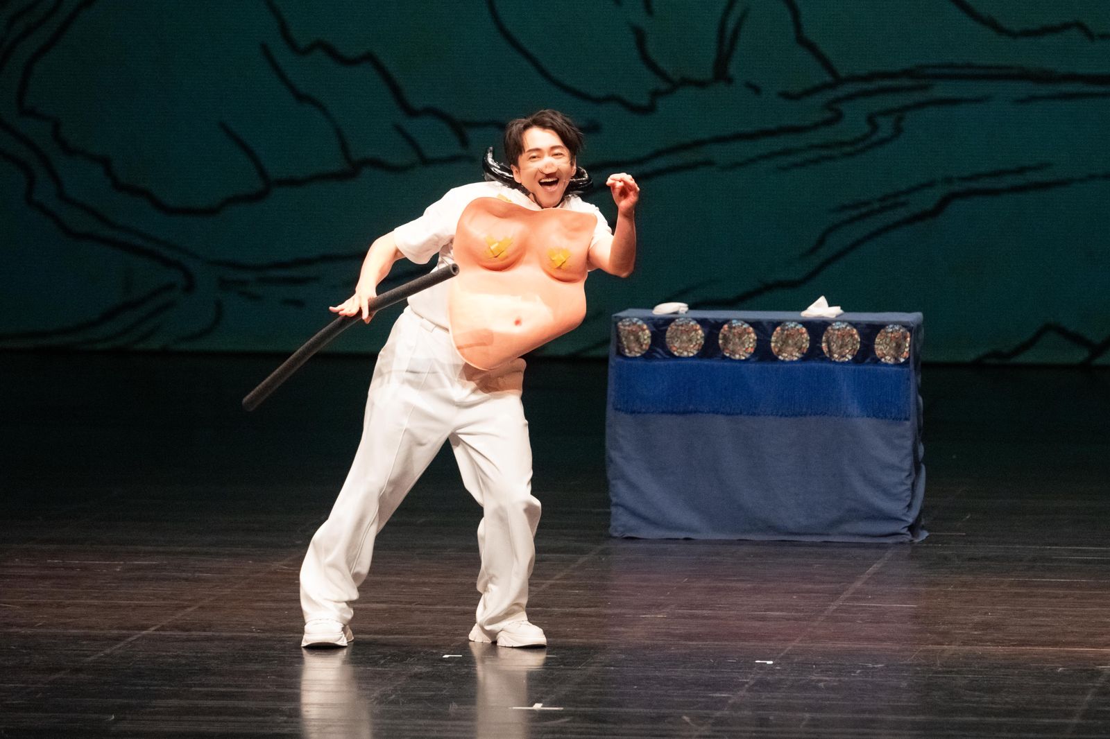 陳漢典台上化身豬八戒。嚞娛樂提供