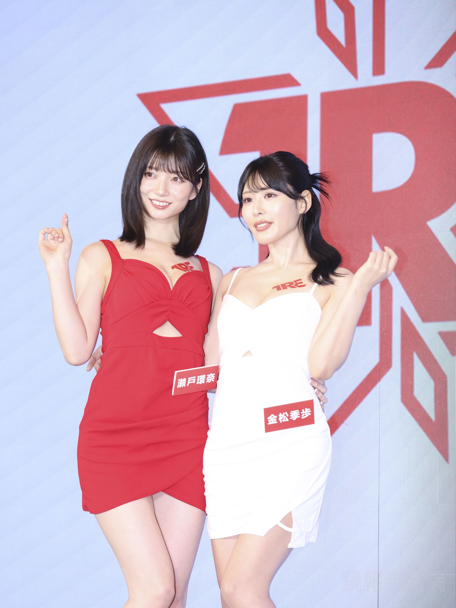 瀨戶環奈（左）與金松季步透露此行來台非常開心，也很期待8月的活動。劉耀勻攝