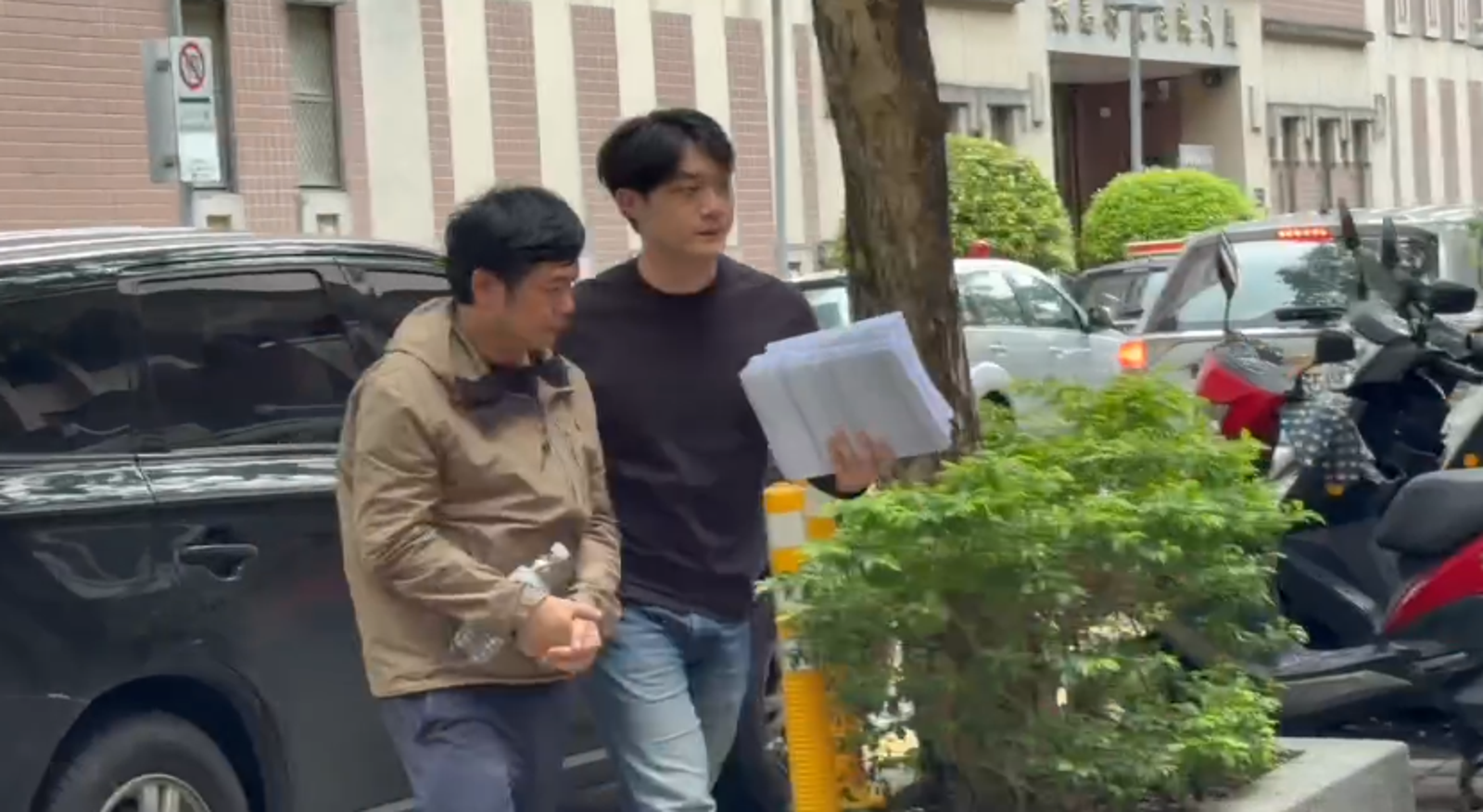 北檢拘提20多名被告到案。