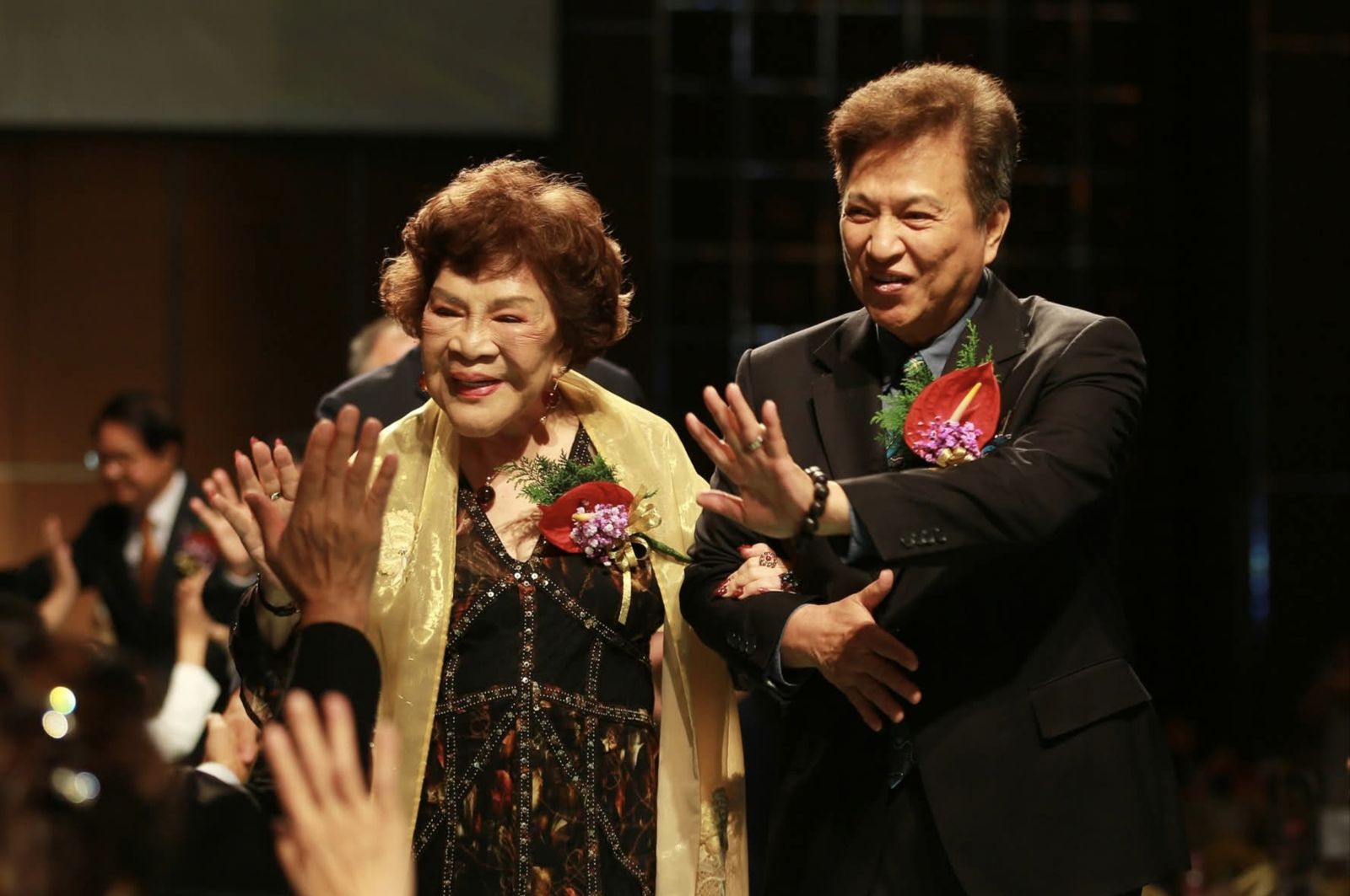 周遊「武則天變武媚娘」　88歲枯木逢春另一半甜喊讚