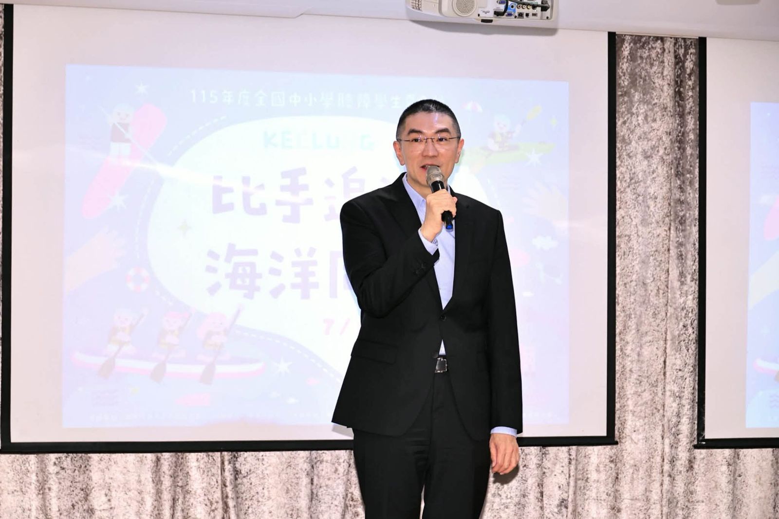 基隆幼兒園爆虐童案 謝國樑看影片落淚:最快8日廢照