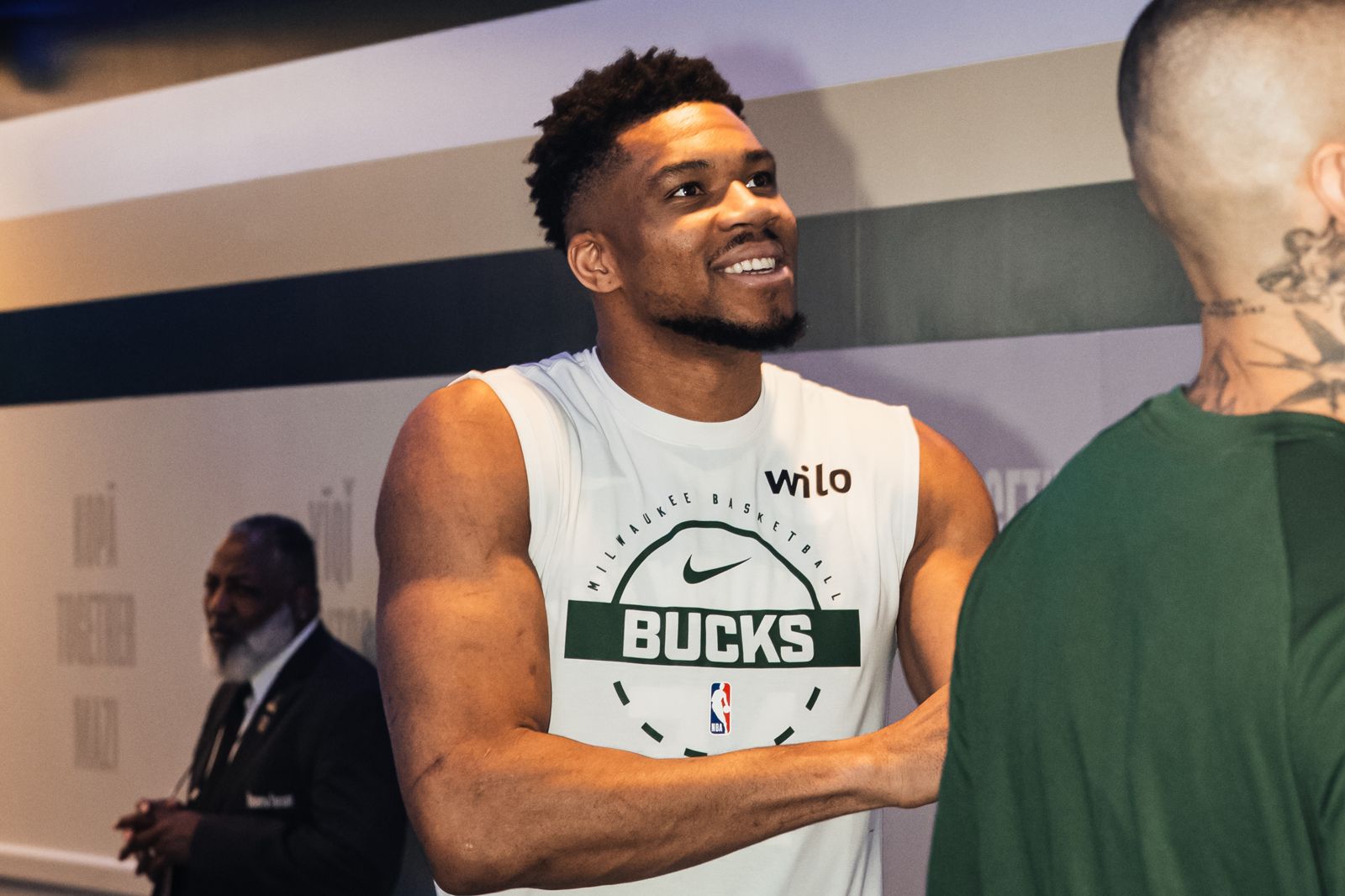 NBA交易震撼彈!公鹿告別字母哥時代 獲大量重建籌碼