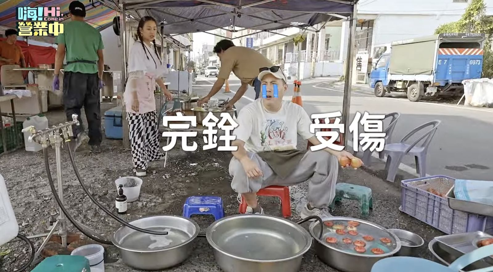 「廢弟」余祥銓「削皮刀拿反」鬼鬼一看無奈：怎麼都沒人教你　拿菜向郭泓志討拍「反被嗆」