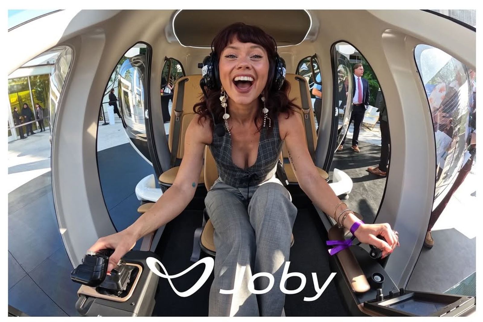 馬斯克要做飛行車　沒想到這兩家新創空中Uber股價也跟漲