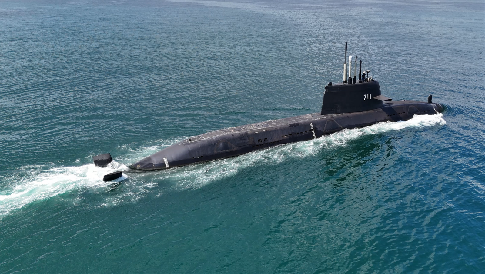 海鯤號潛艦高調海試 張競:航跡曝光、易遭情蒐