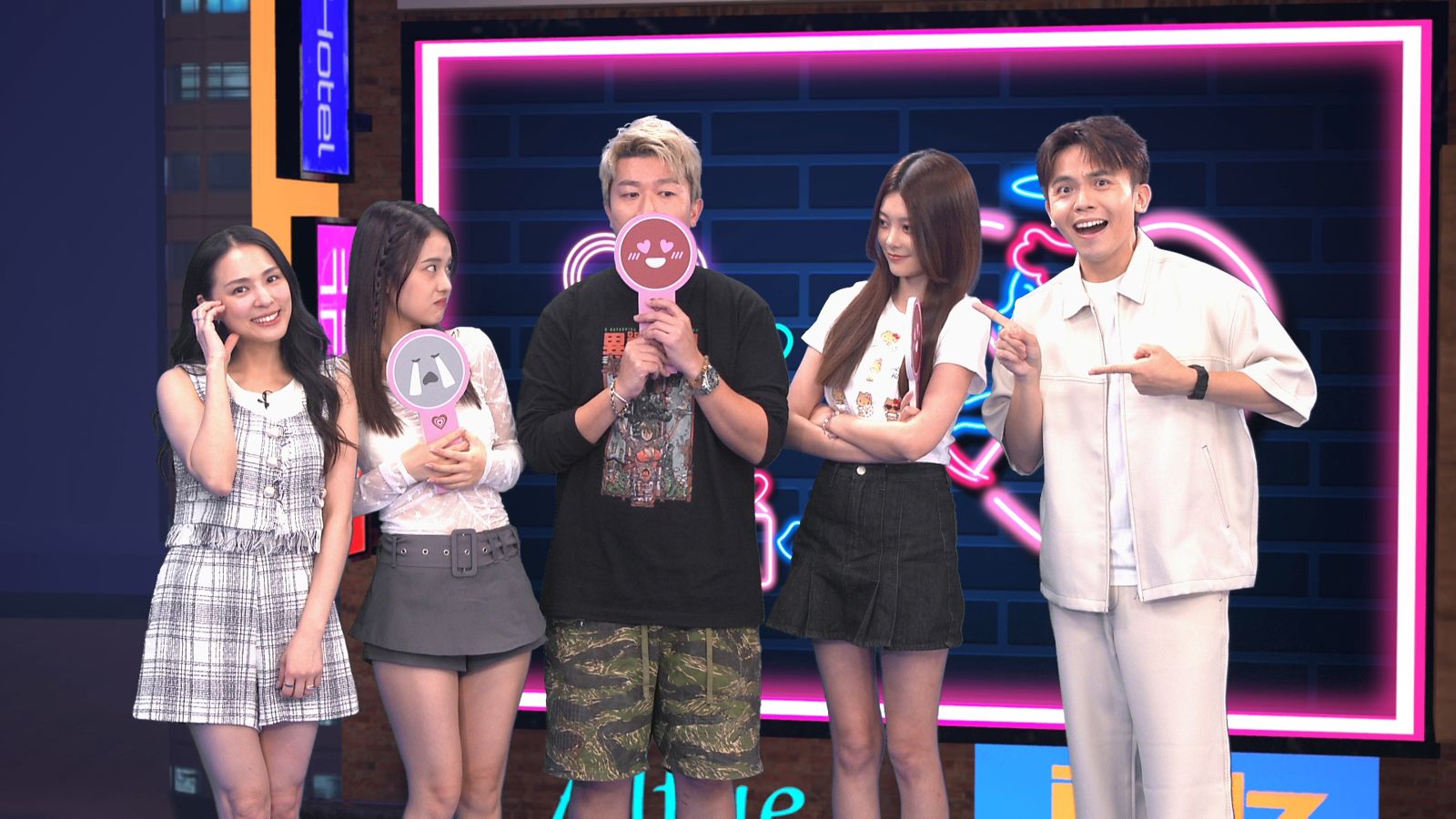 直男最怕死亡考題「你覺得我哪裡不一樣」。戀愛熊天秤提供