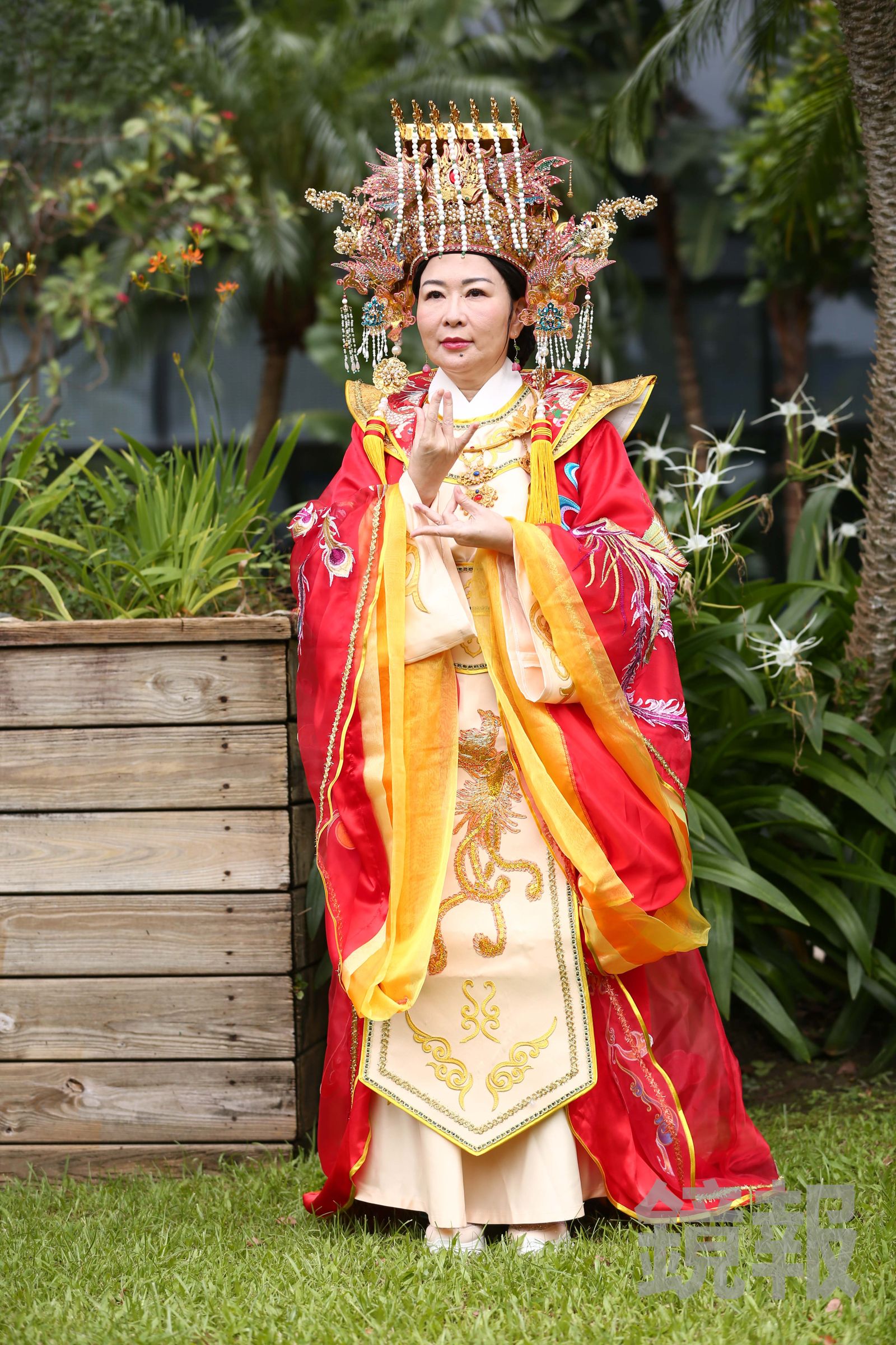 張秀卿透露媽祖裝扮約有5公斤,但她不覺得重。李鍾泉攝