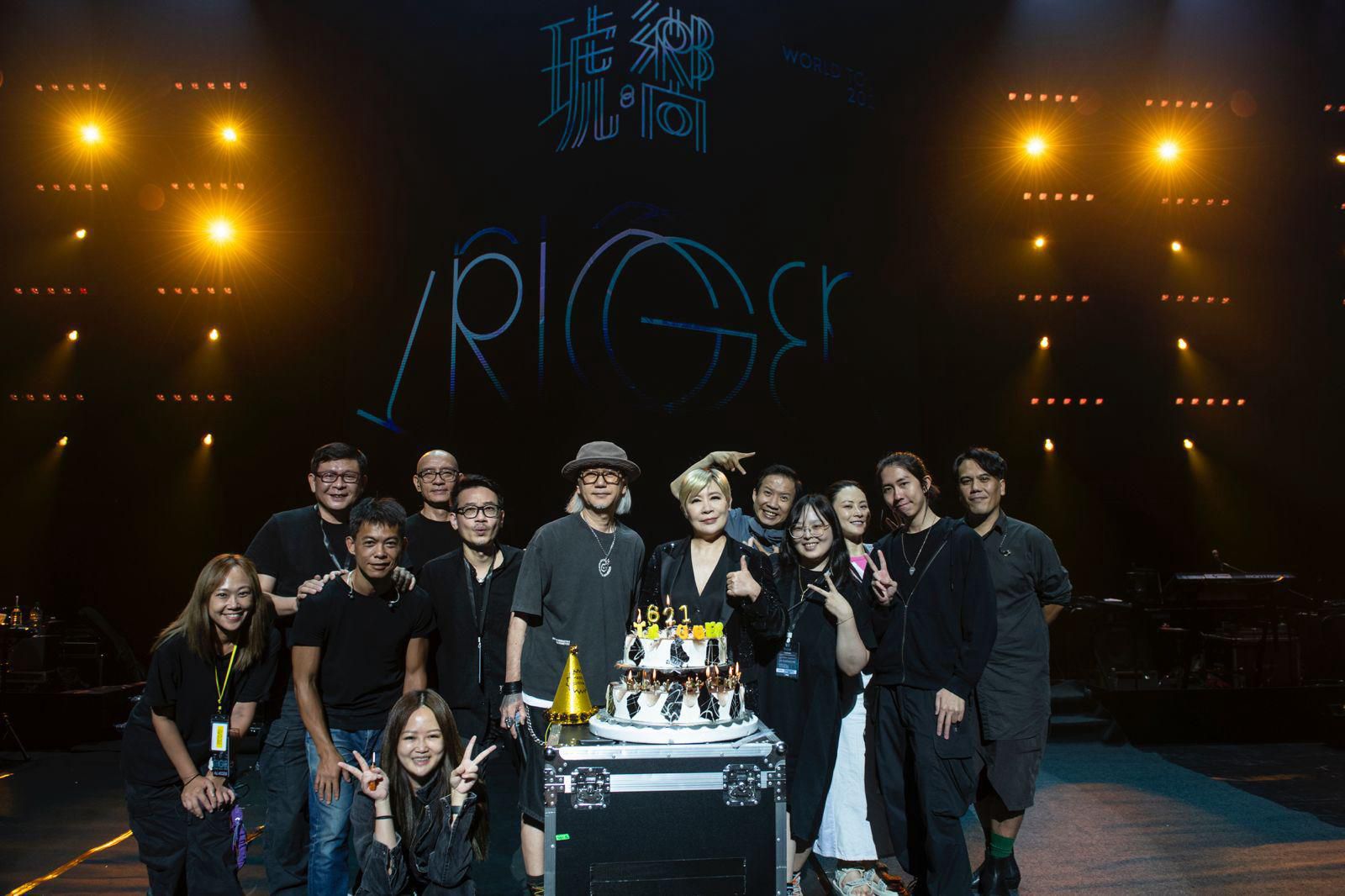 黃小琥21日在北流開唱並和團隊一起開心慶生。大大娛樂提供