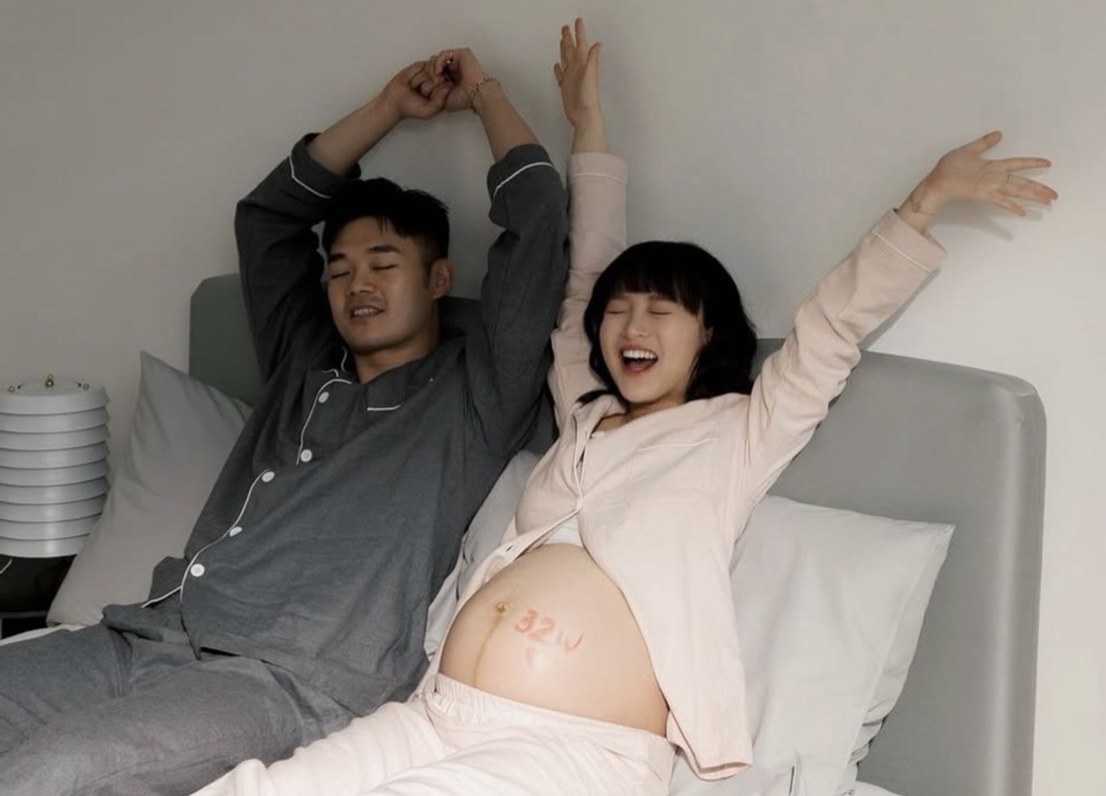 陳詩媛公開孕照飄粉紅泡泡!王齊麟低頭親吻超深情 臨盆倒數寫真曝光