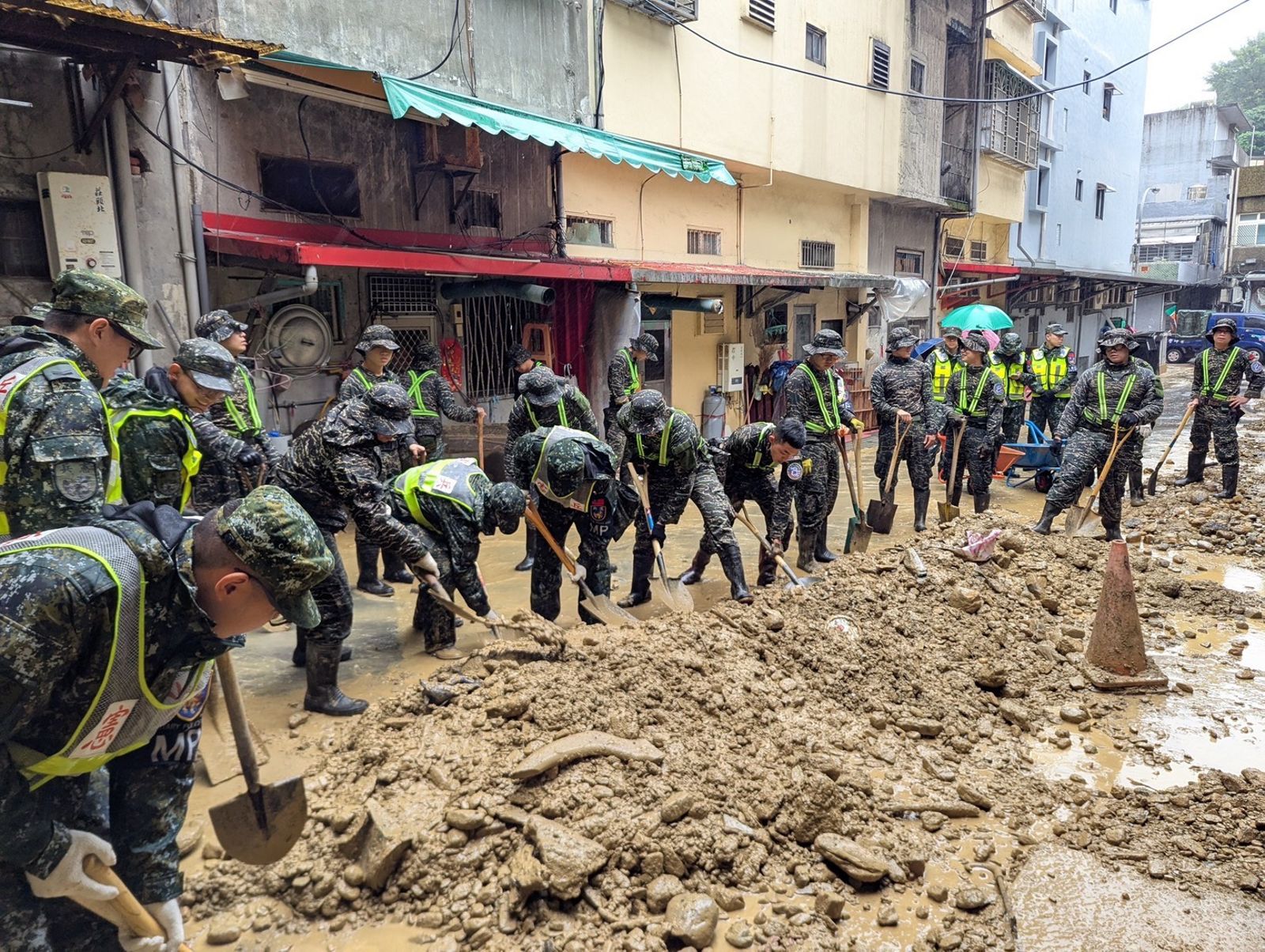 鳳凰颱風災後復原　國軍出動1225人次完成963戶清理
