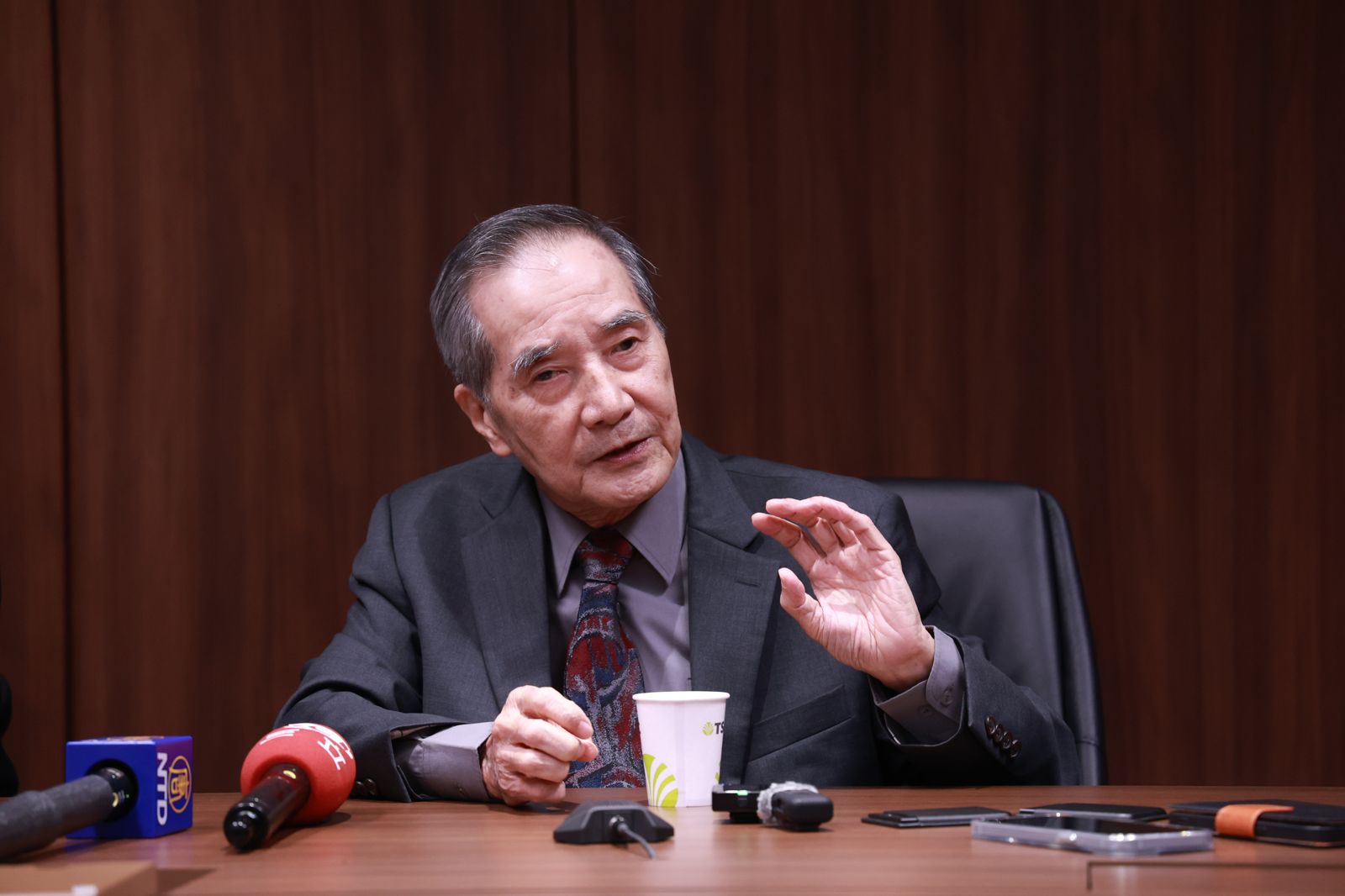 羅唯仁轉戰英特爾　台積電前研發副總林本堅：英特爾反而身處危機