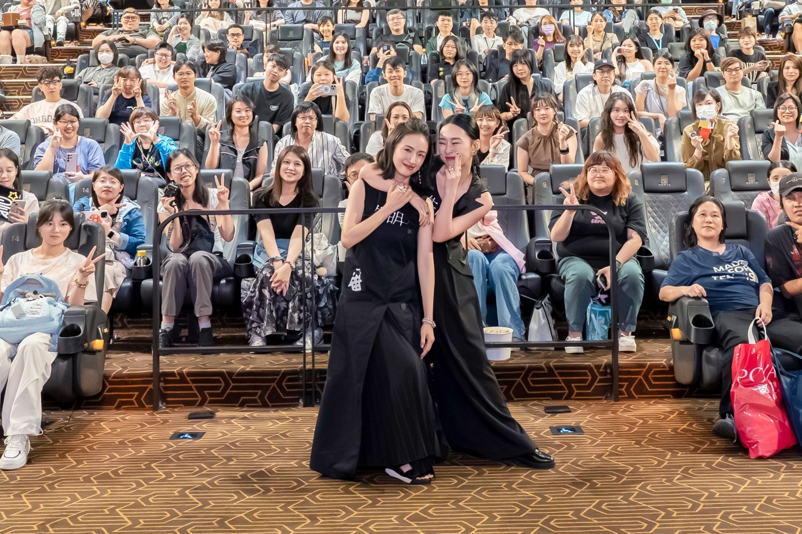 林依晨、吳可熙重現「親密劇照」　《失明》「禁忌初戀」情慾魔王場曝光