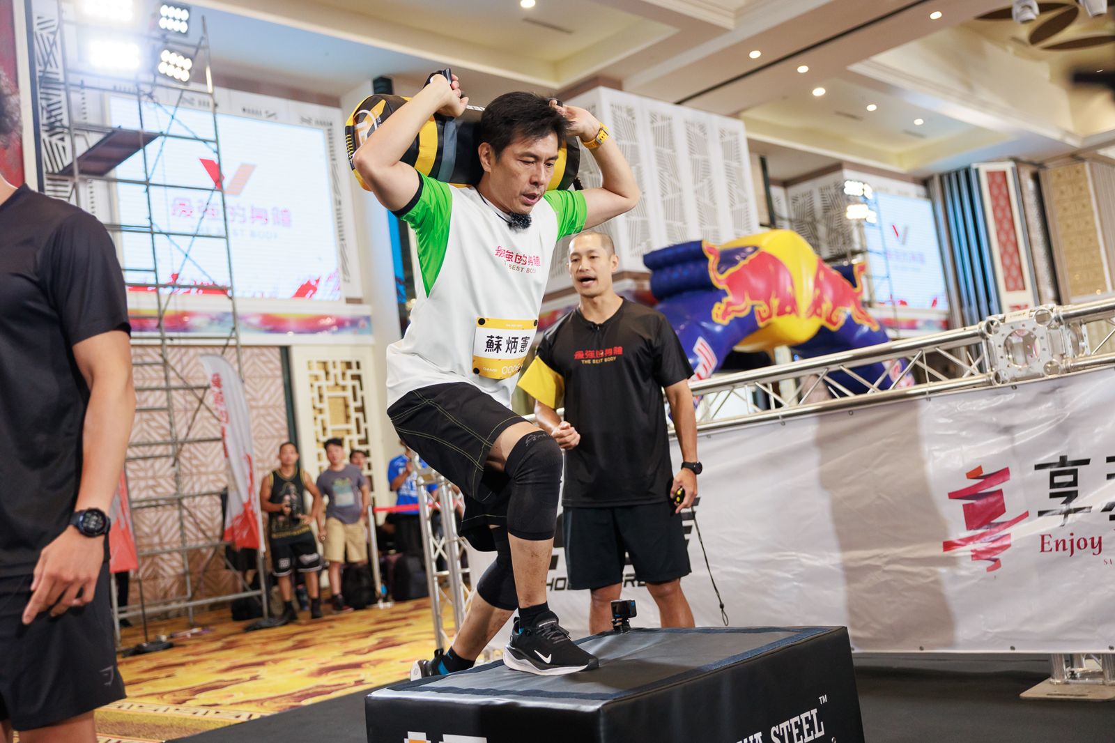 今年60歲的蘇炳憲是節目開播以來年紀最大的參賽者。好看娛樂