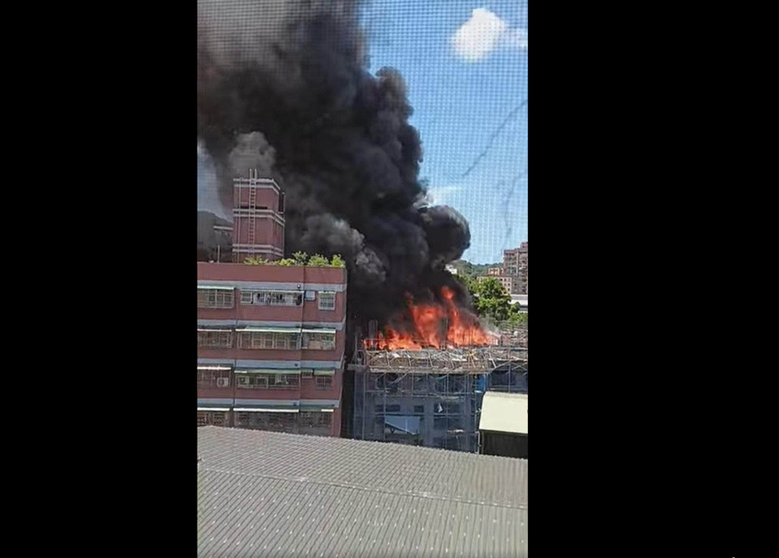 快訊／新北五股工地驚傳火警　黑煙狂竄高架橋上都看得見