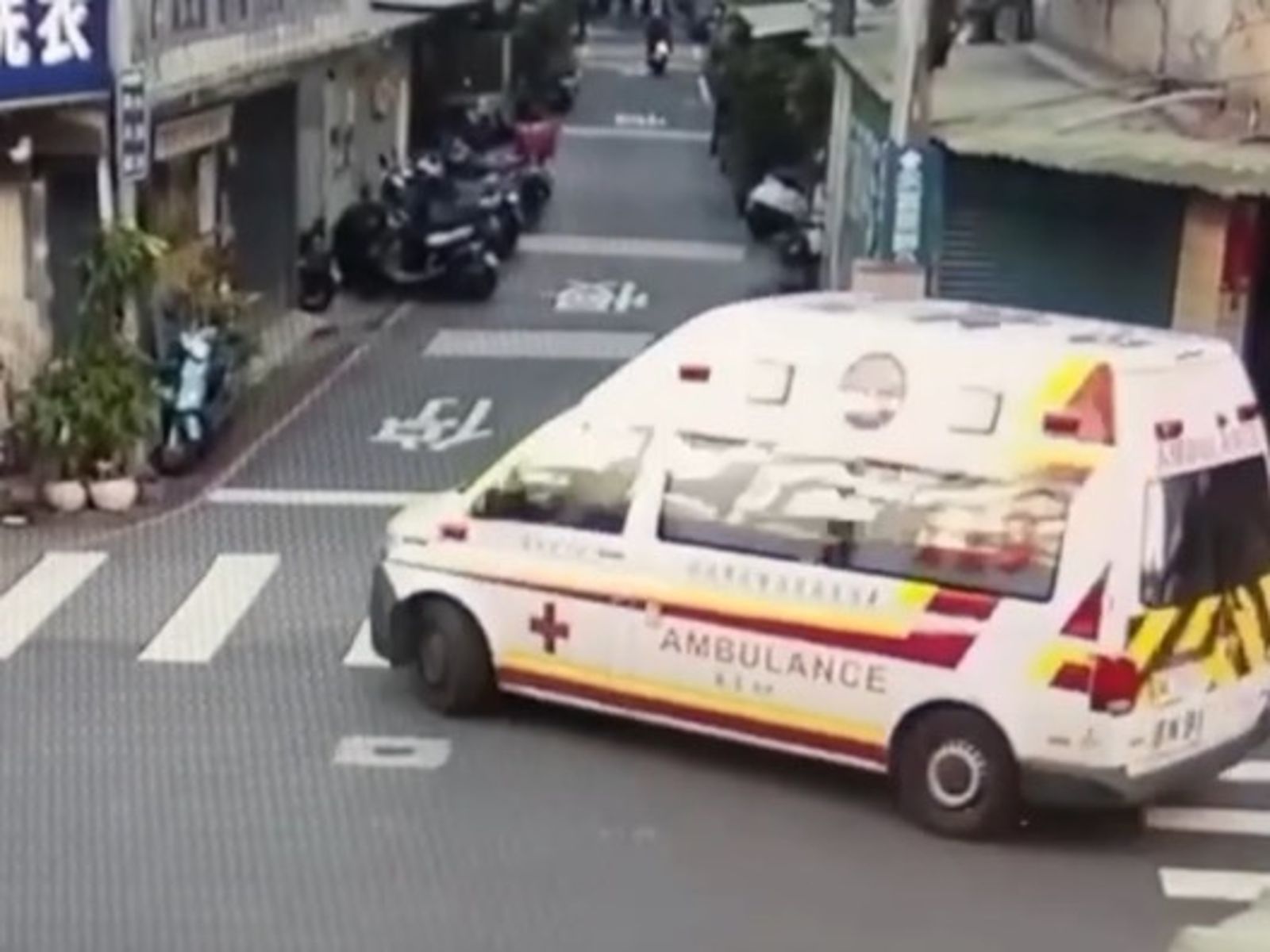 土城77歲男弒母　老婦年初才被趕出家門　媳婦洗澡後見2人倒血泊崩潰