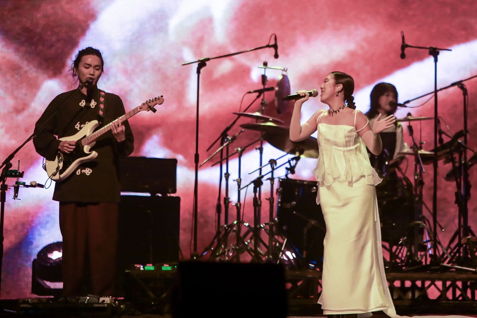 台語歌后李竺芯助陣金音16 樂團主唱「變裝女伶」全員支持