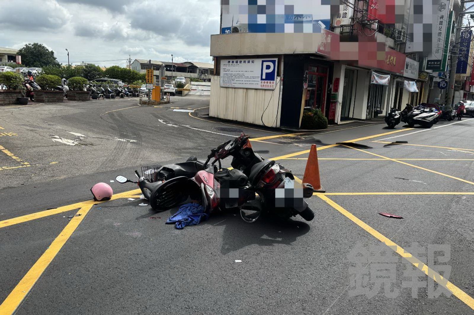 82歲機車女騎士直行，與對向左轉的66歲女騎士發生碰撞，造成1死1傷悲劇。民眾提供