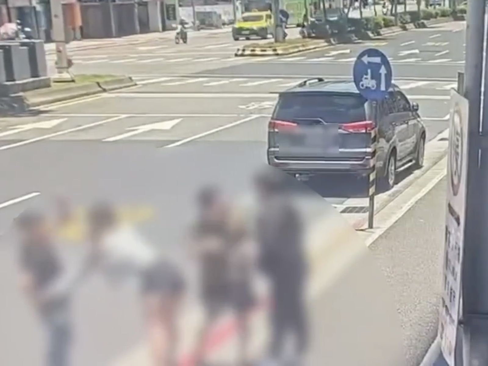 誰是你「兄弟」?醉男KTV散場亮西瓜刀 當街揮砍傷友下場曝