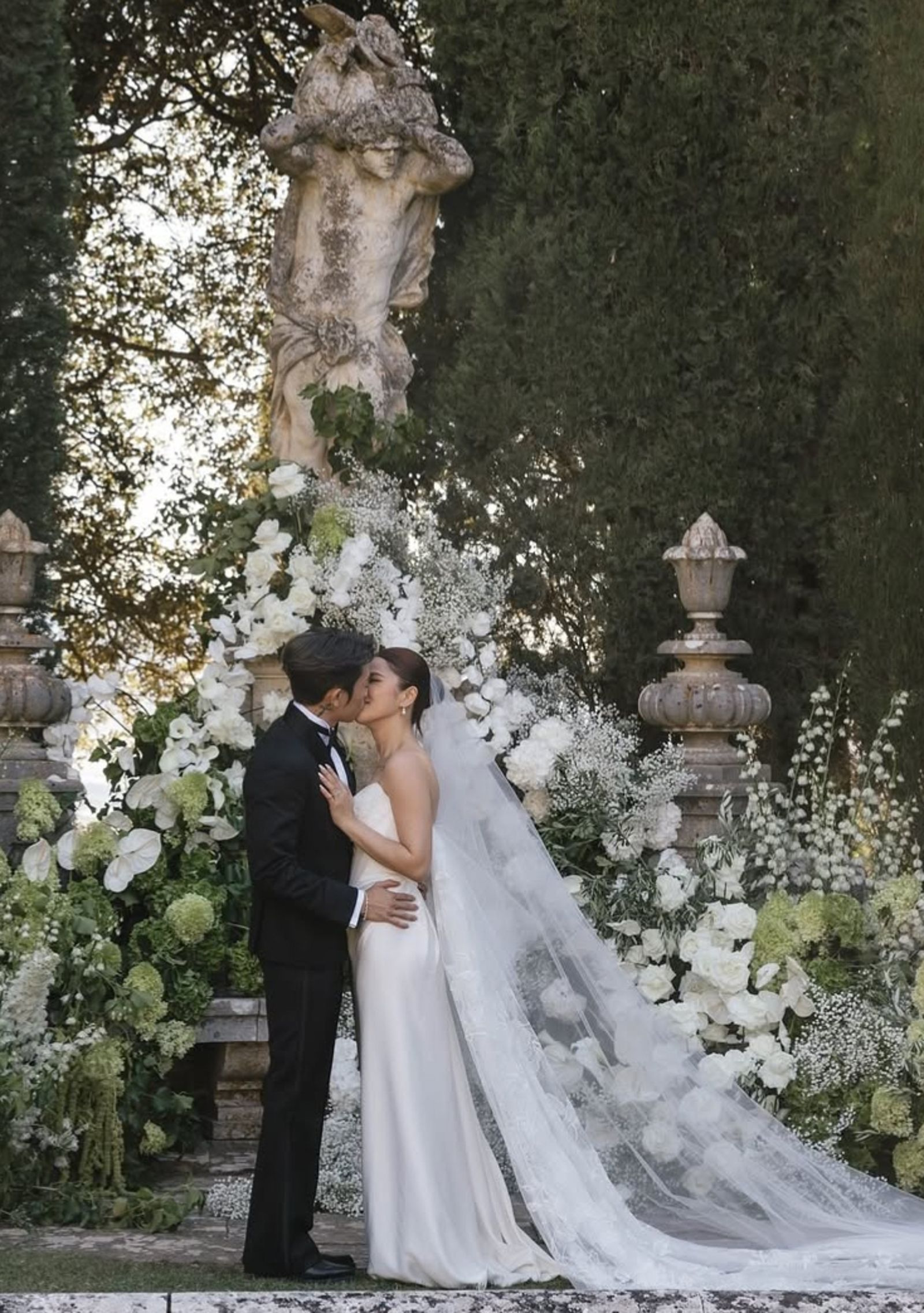 Yoshi和老婆在義大利舉辦浪漫婚禮。翻攝IG