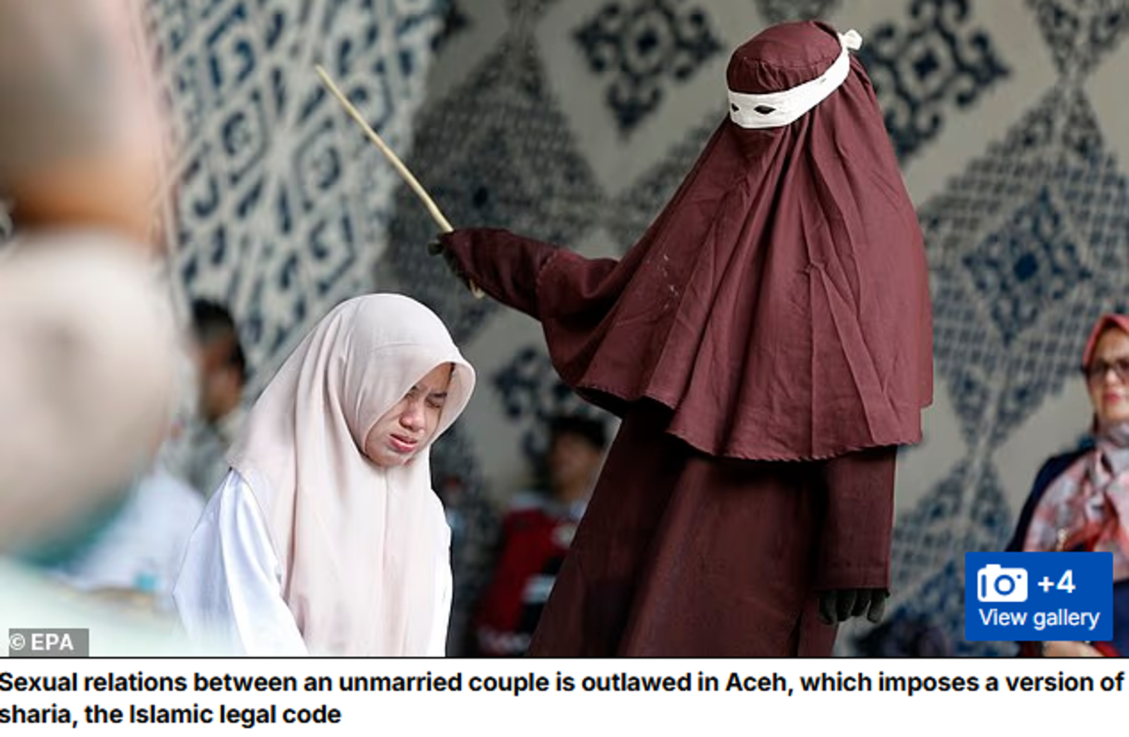 女方也被判鞭刑100下。圖／翻自《每日郵報》