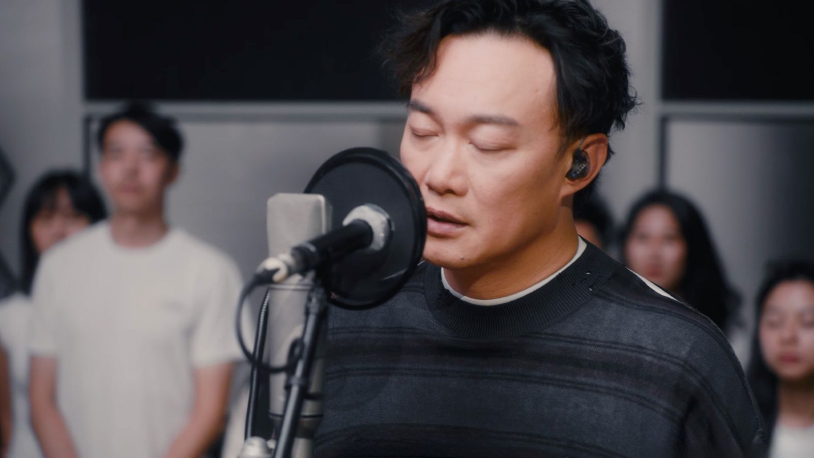 陳奕迅淚灑錄音室!為「雙胞胎」愈搞愈大 認了超出預算