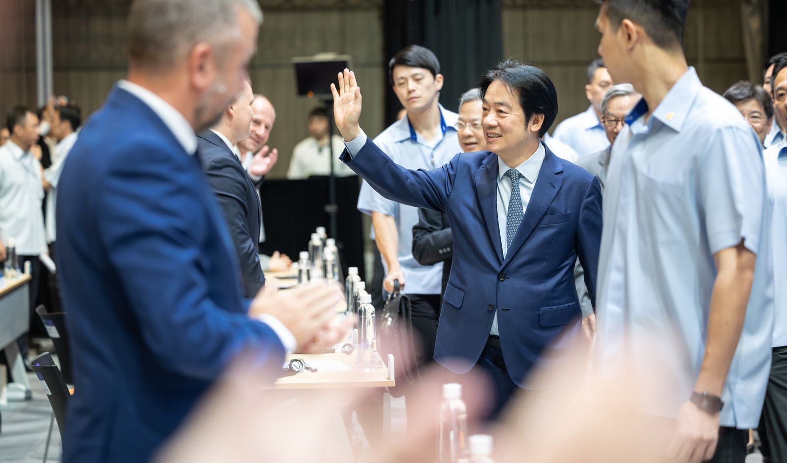 談本土陣營的右傾化